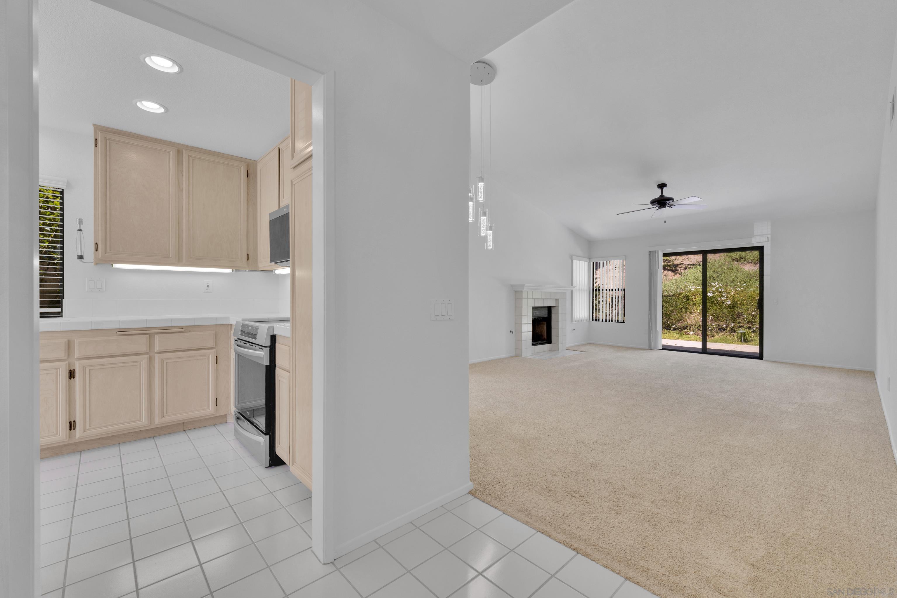 Detail Gallery Image 13 of 55 For 11604  Springside Rd, San Diego,  CA 92128 - 3 Beds | 2 Baths