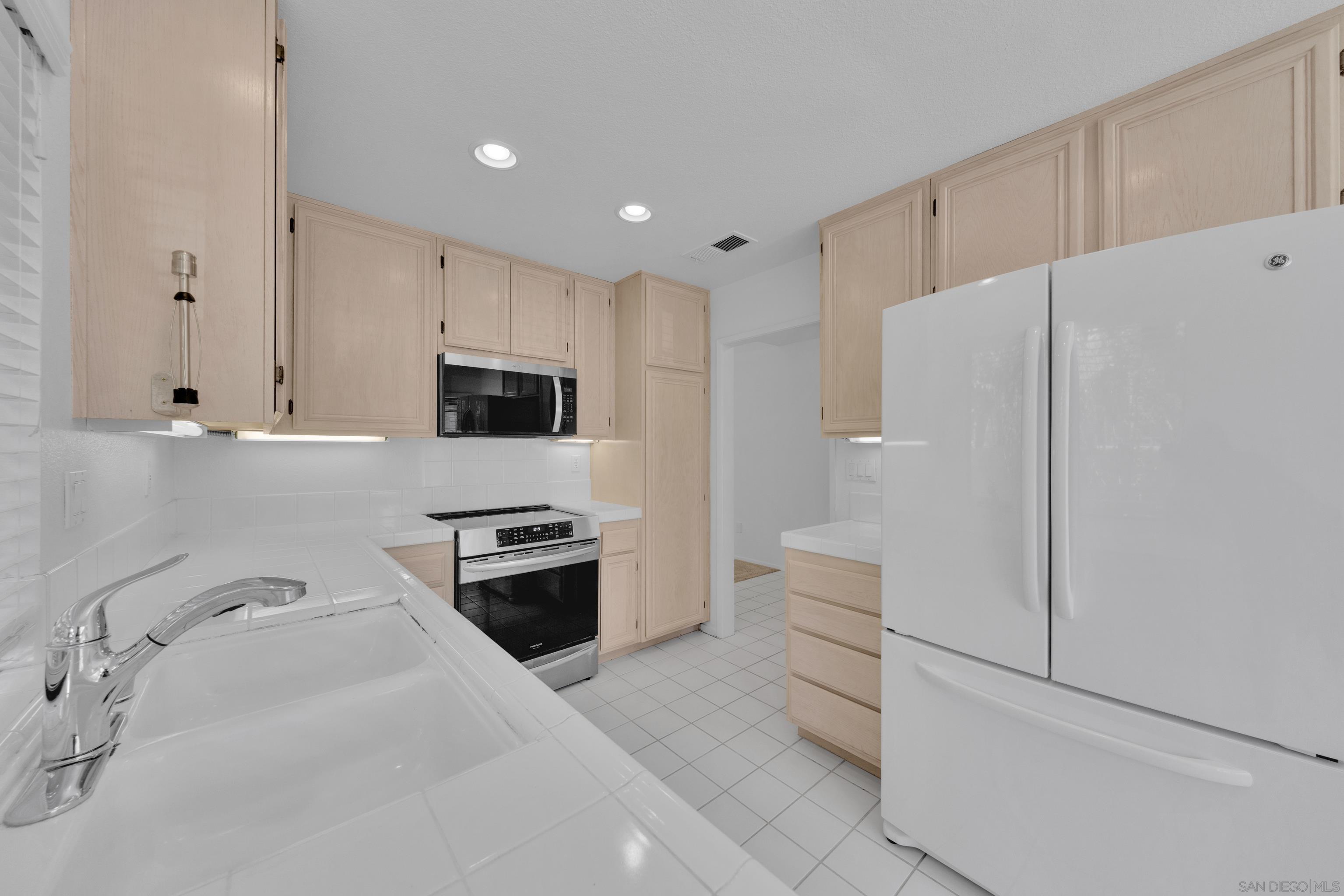 Detail Gallery Image 16 of 55 For 11604  Springside Rd, San Diego,  CA 92128 - 3 Beds | 2 Baths