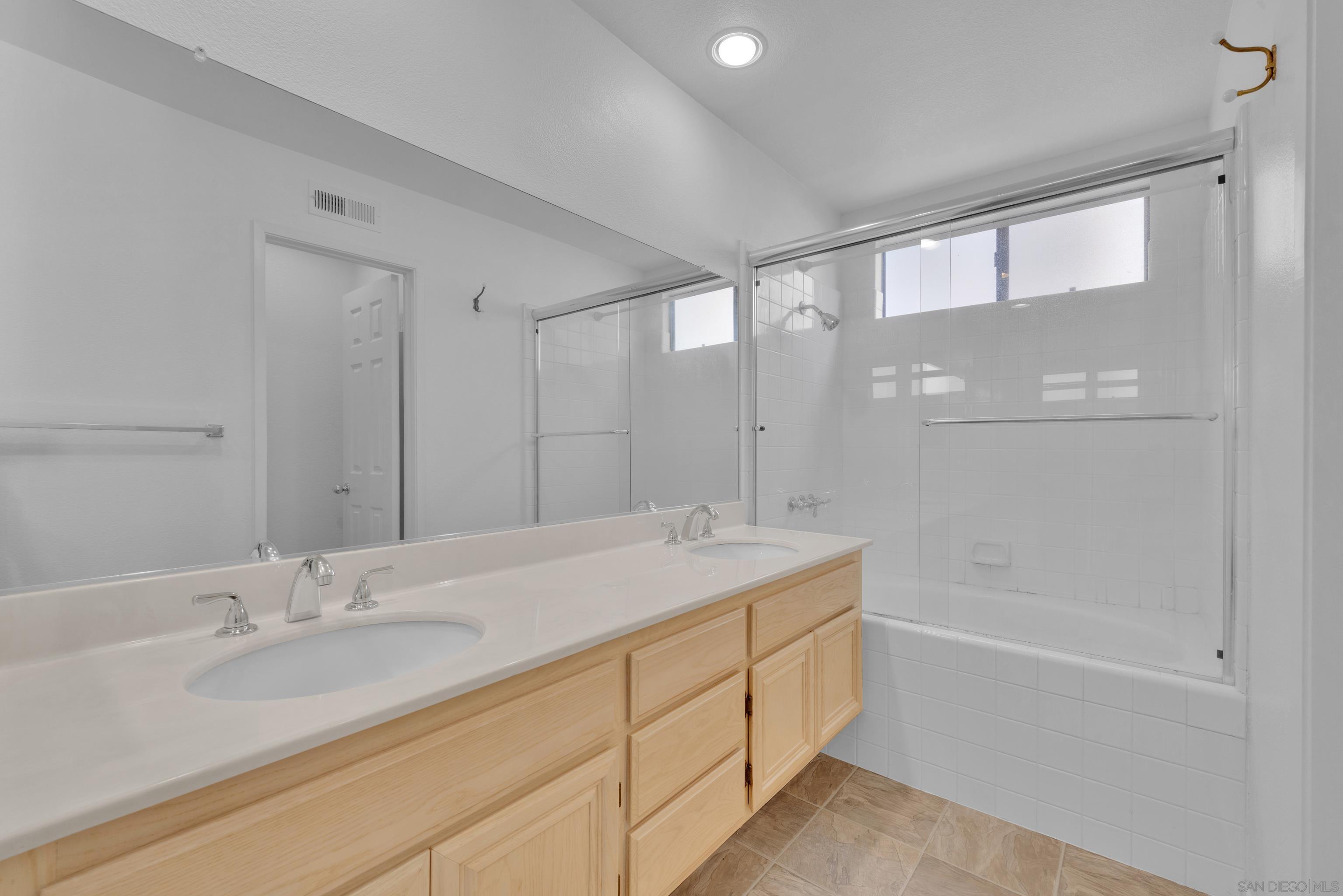 Detail Gallery Image 27 of 55 For 11604  Springside Rd, San Diego,  CA 92128 - 3 Beds | 2 Baths