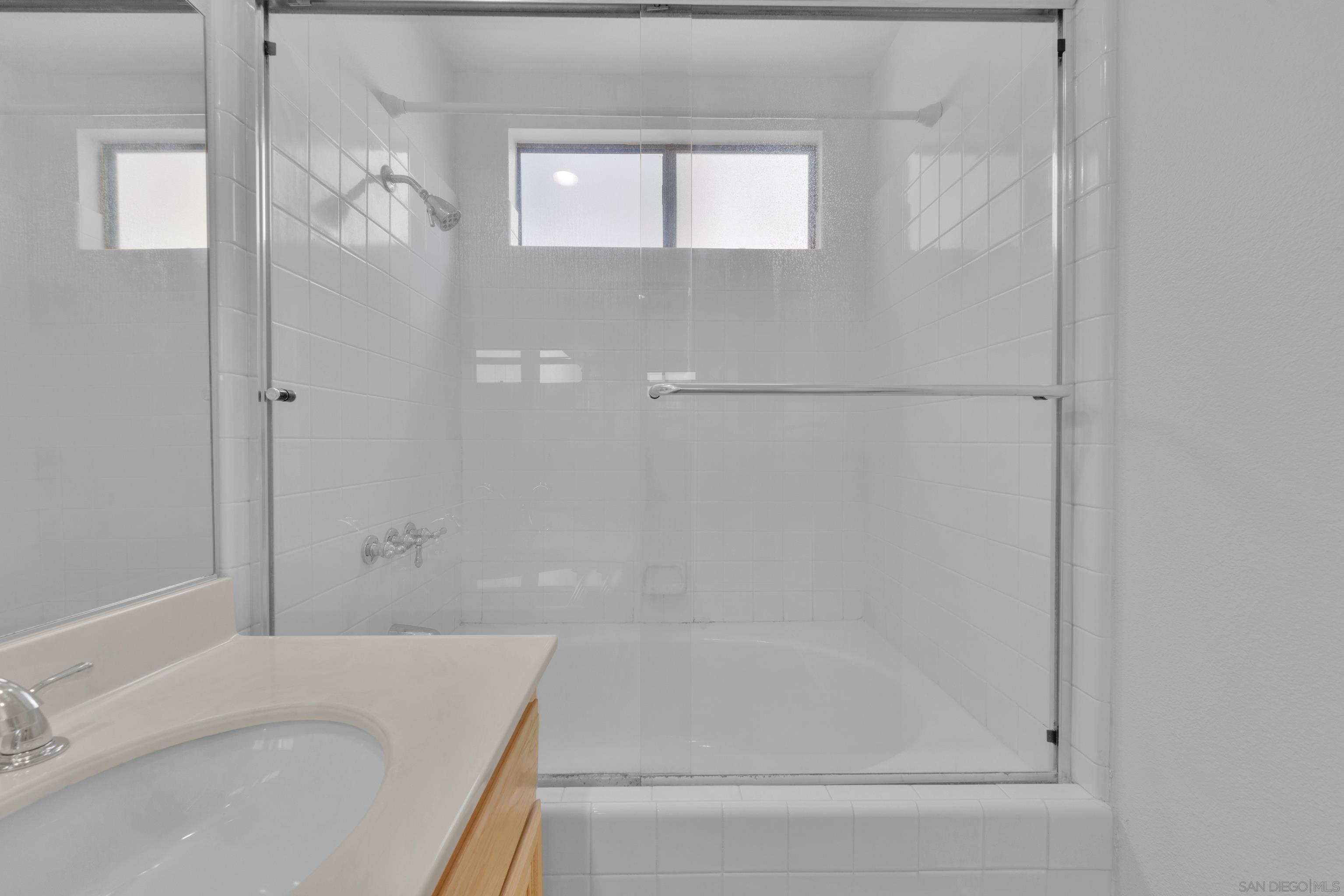 Detail Gallery Image 28 of 55 For 11604  Springside Rd, San Diego,  CA 92128 - 3 Beds | 2 Baths