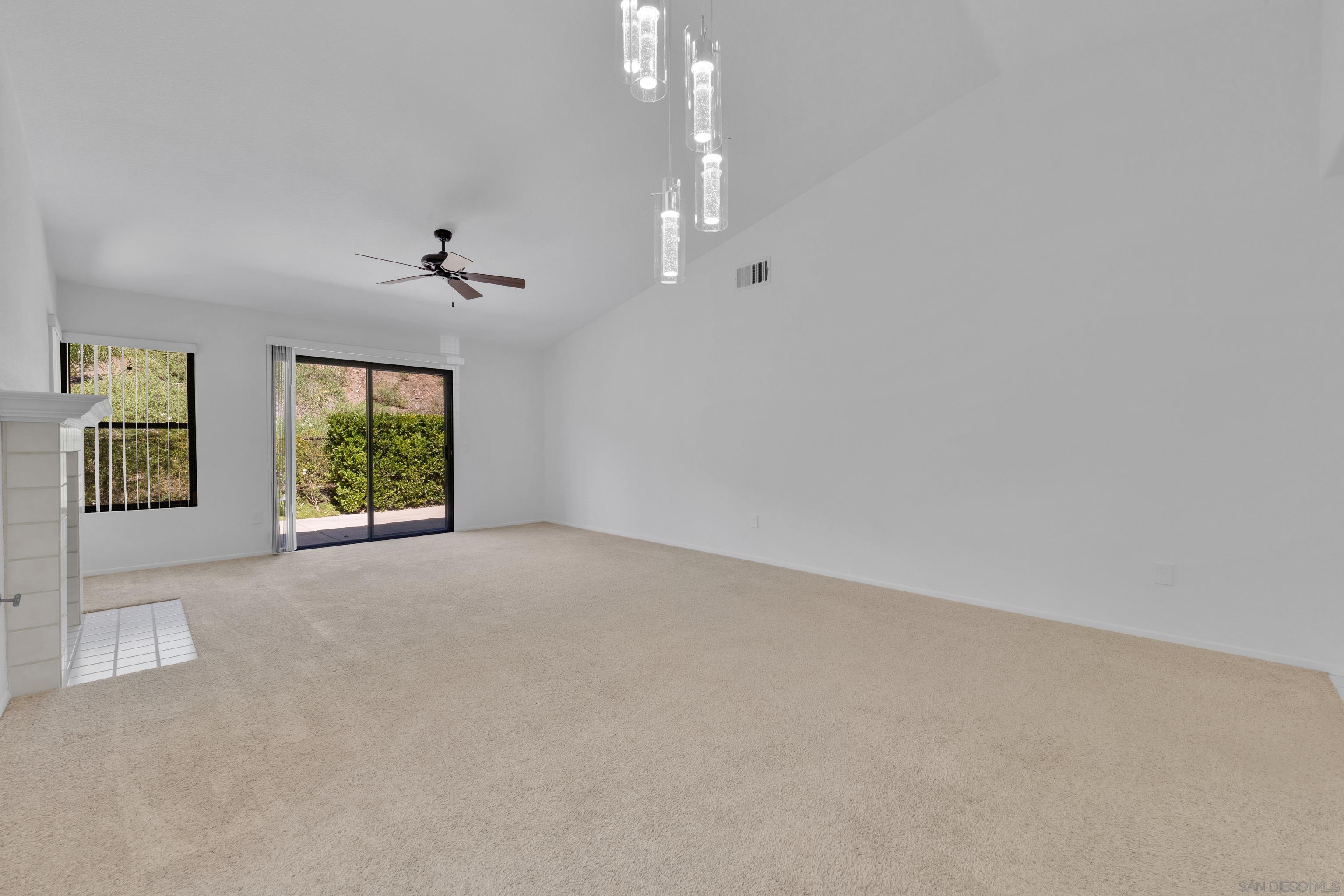 Detail Gallery Image 9 of 55 For 11604  Springside Rd, San Diego,  CA 92128 - 3 Beds | 2 Baths