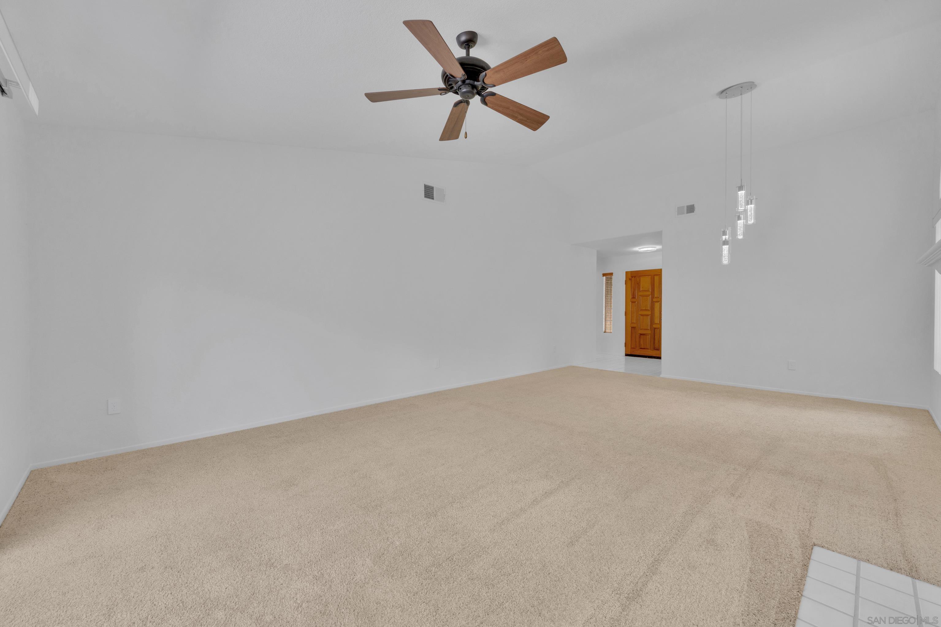 Detail Gallery Image 10 of 55 For 11604  Springside Rd, San Diego,  CA 92128 - 3 Beds | 2 Baths