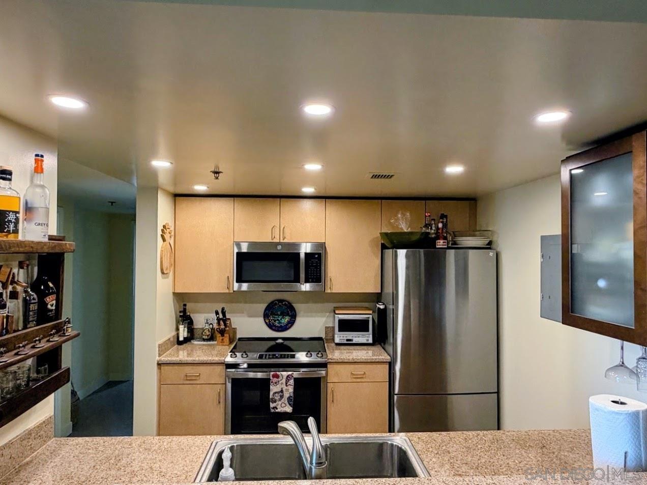 Detail Gallery Image 9 of 22 For 425  W Beech  859, San Diego,  CA 92101 - 2 Beds | 2 Baths