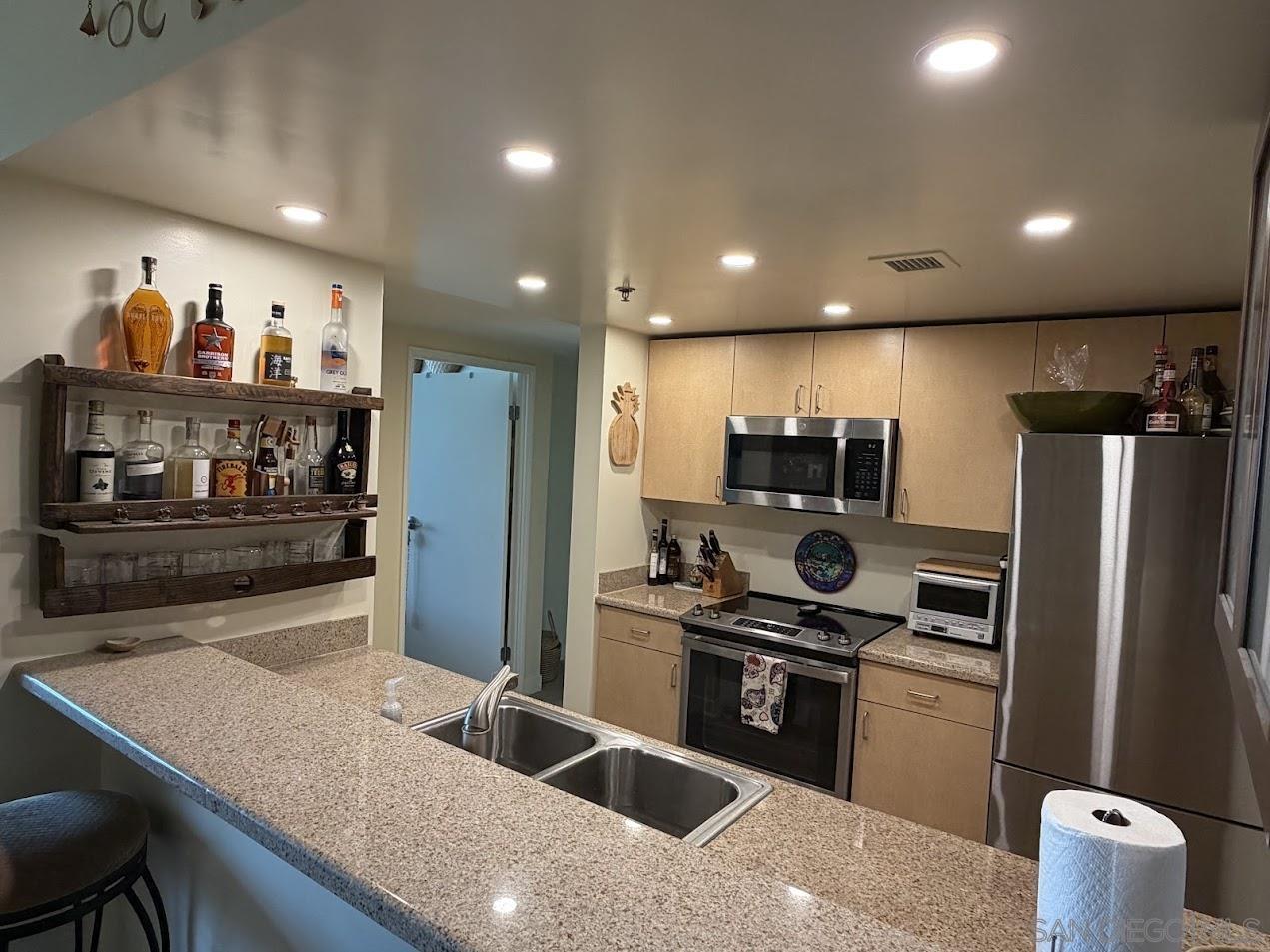 Detail Gallery Image 10 of 22 For 425  W Beech  859, San Diego,  CA 92101 - 2 Beds | 2 Baths