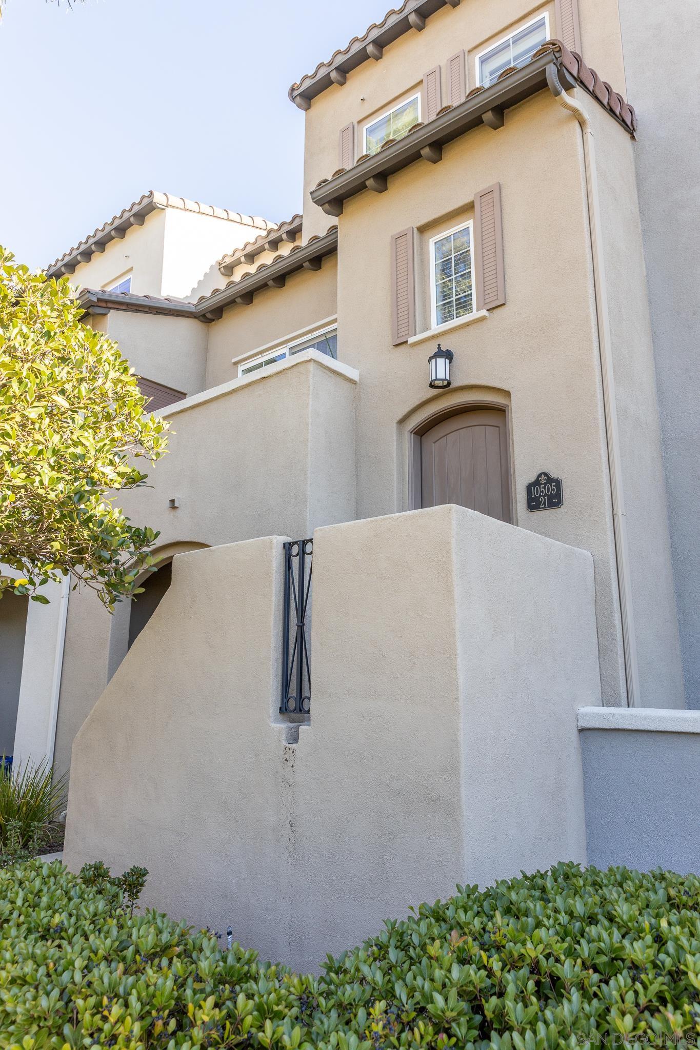 Detail Gallery Image 2 of 31 For 10505  Zenor Lane  #21,  San Diego,  CA 92127 - 2 Beds | 2/1 Baths