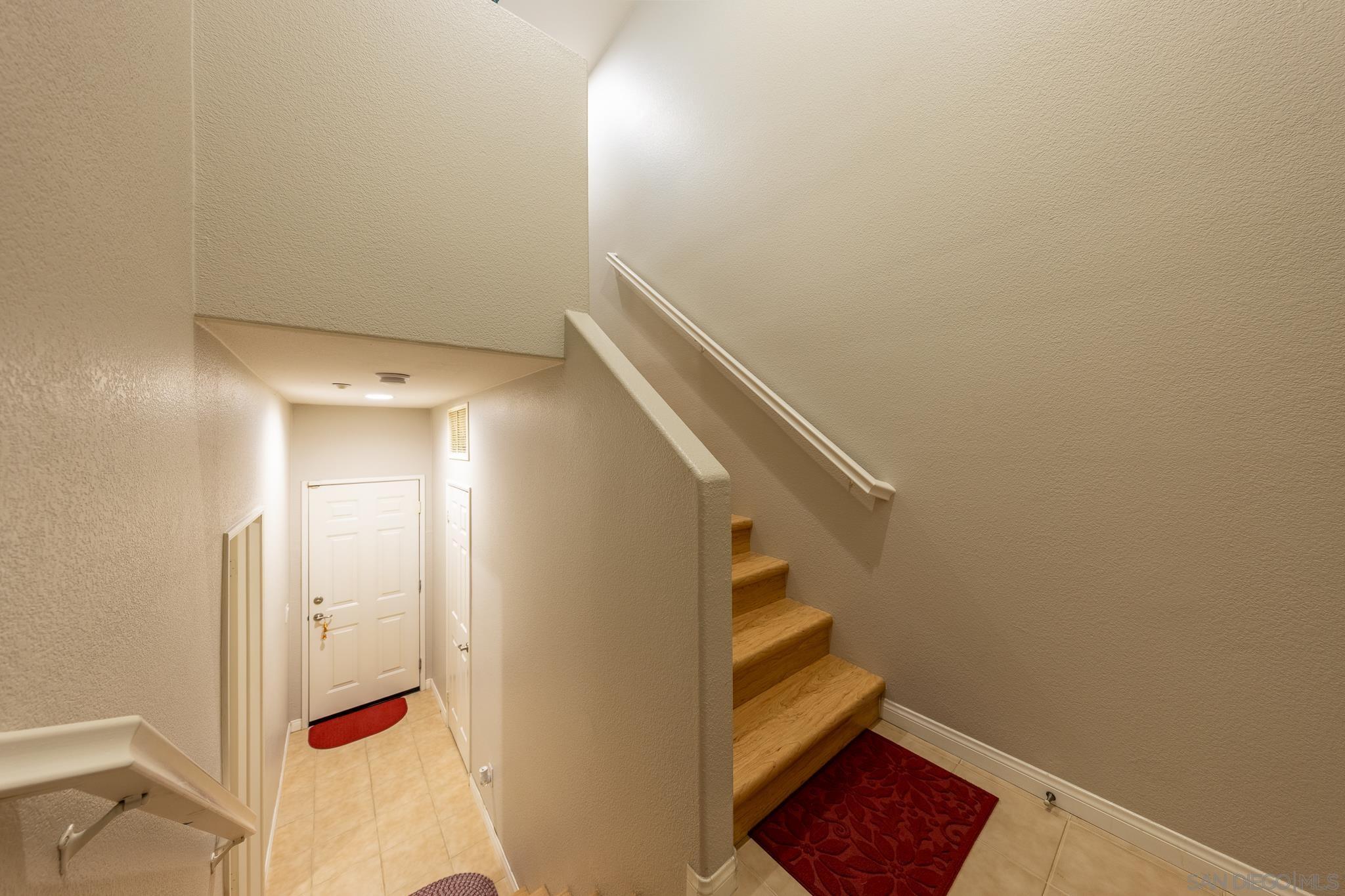 Detail Gallery Image 4 of 31 For 10505  Zenor Lane  #21,  San Diego,  CA 92127 - 2 Beds | 2/1 Baths