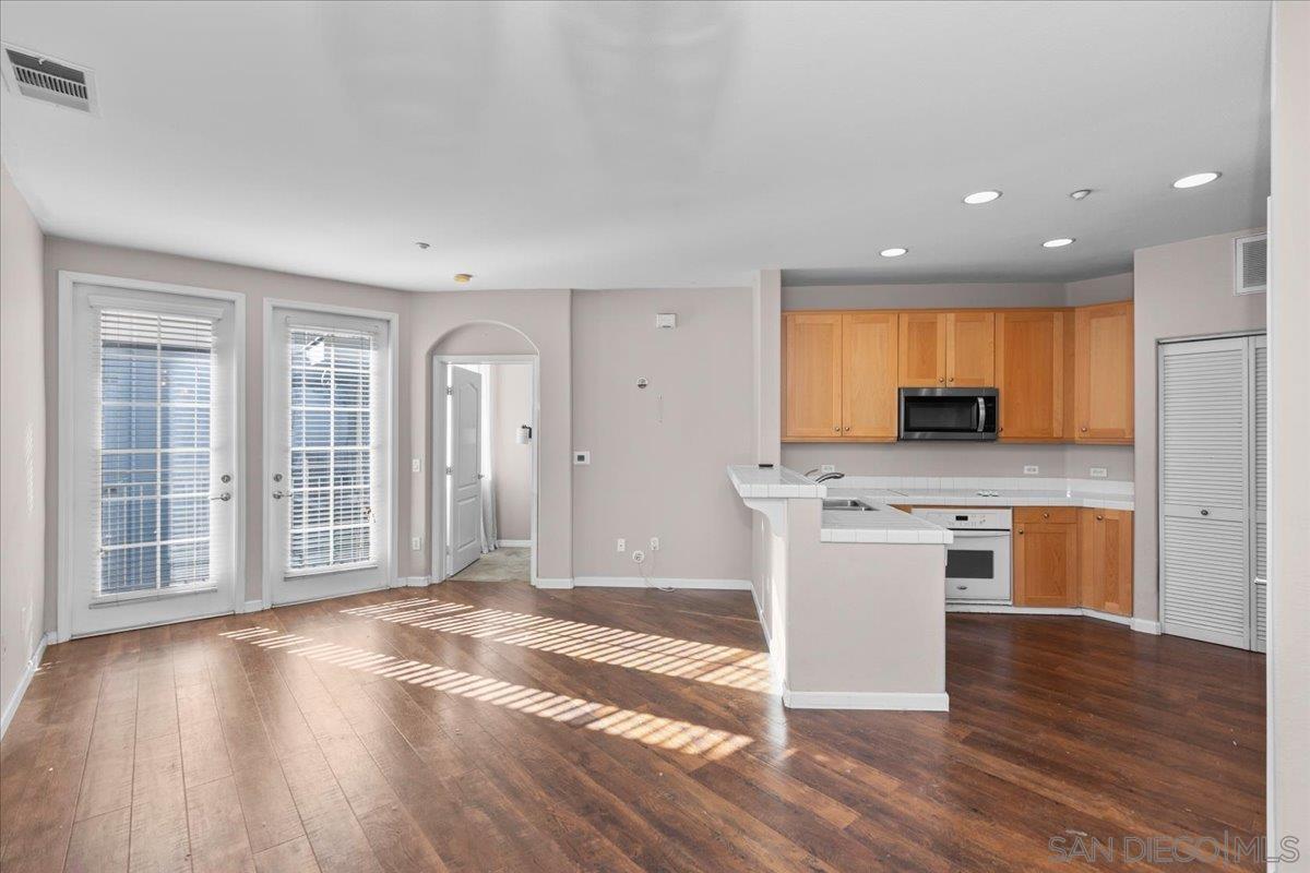 Detail Gallery Image 5 of 20 For 3950  Ohio St  #421,  San Diego,  CA 92104 - 1 Beds | 1 Baths