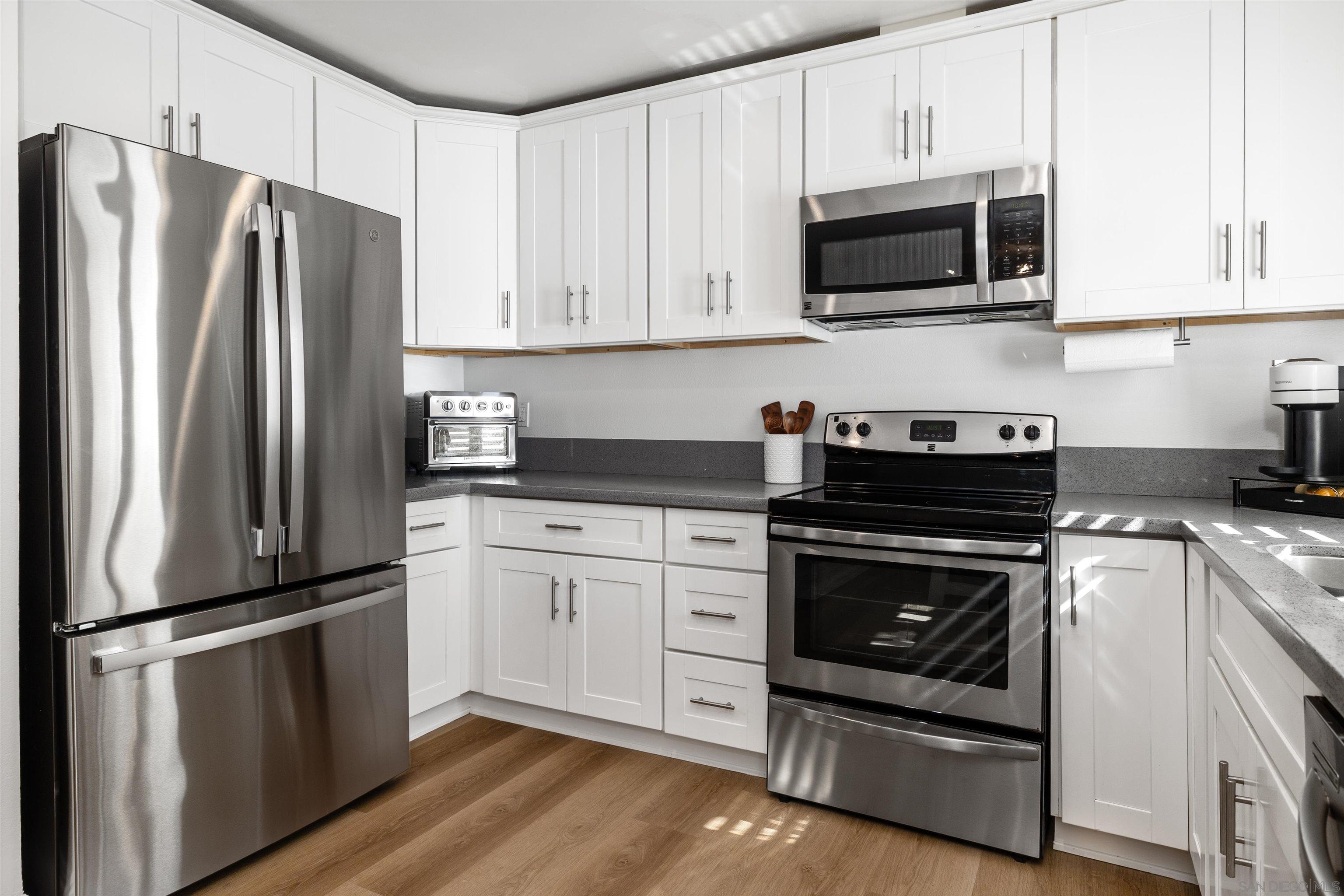 Detail Gallery Image 6 of 35 For 5597  Caminito Jose, San Diego,  CA 92111 - 4 Beds | 2/1 Baths