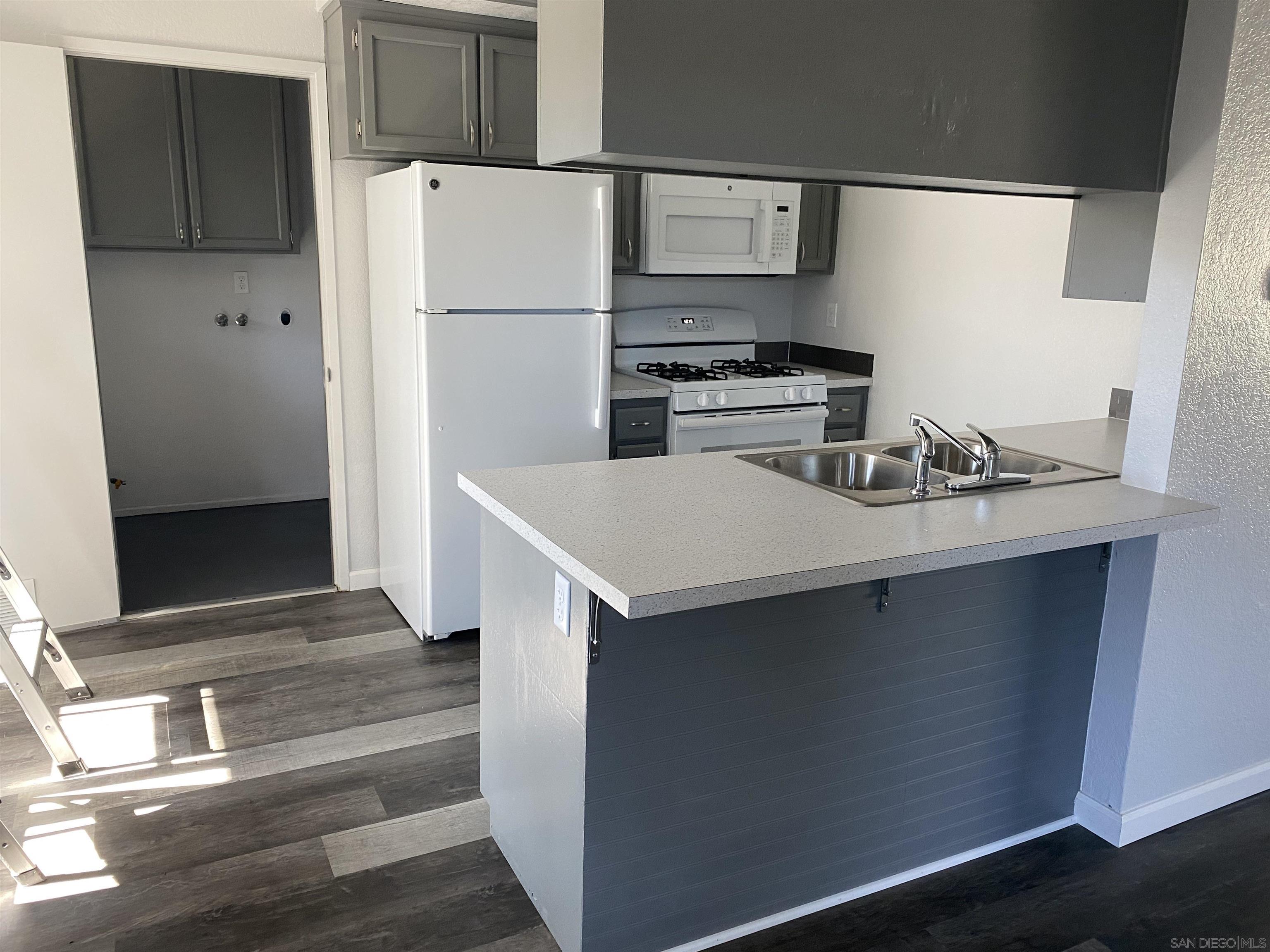 Detail Gallery Image 5 of 8 For 1122-24  Oro St, El Cajon,  CA 92021 - – Beds | – Baths