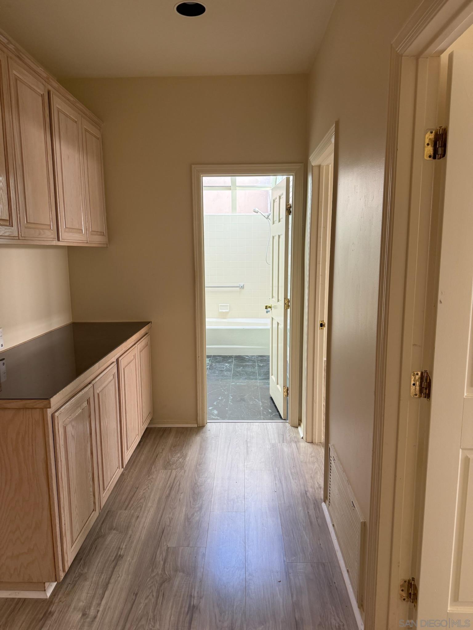 Detail Gallery Image 22 of 52 For 5574  Caminito Genio, La Jolla,  CA 92037 - 4 Beds | 2/1 Baths