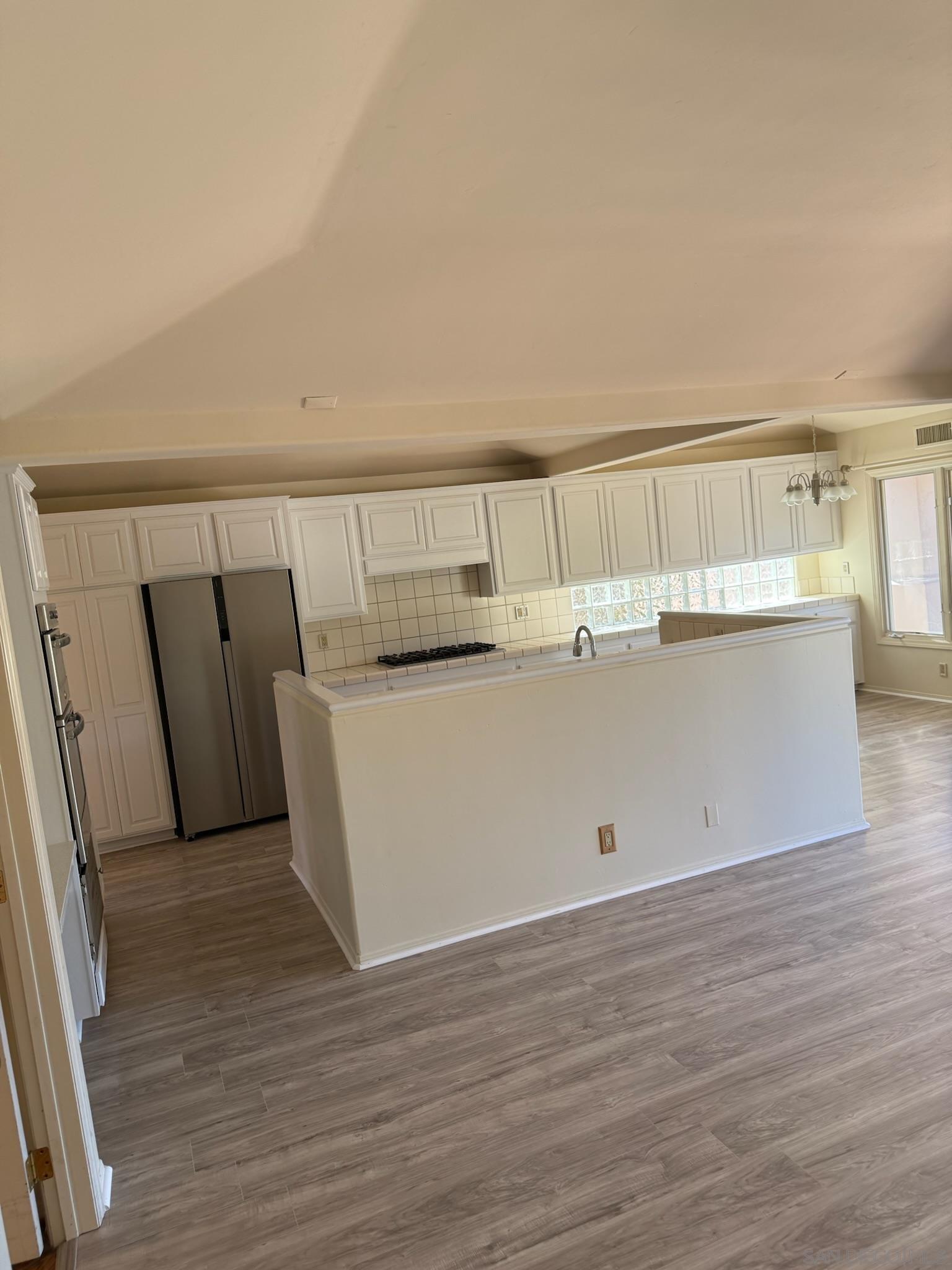 Detail Gallery Image 35 of 52 For 5574  Caminito Genio, La Jolla,  CA 92037 - 4 Beds | 2/1 Baths