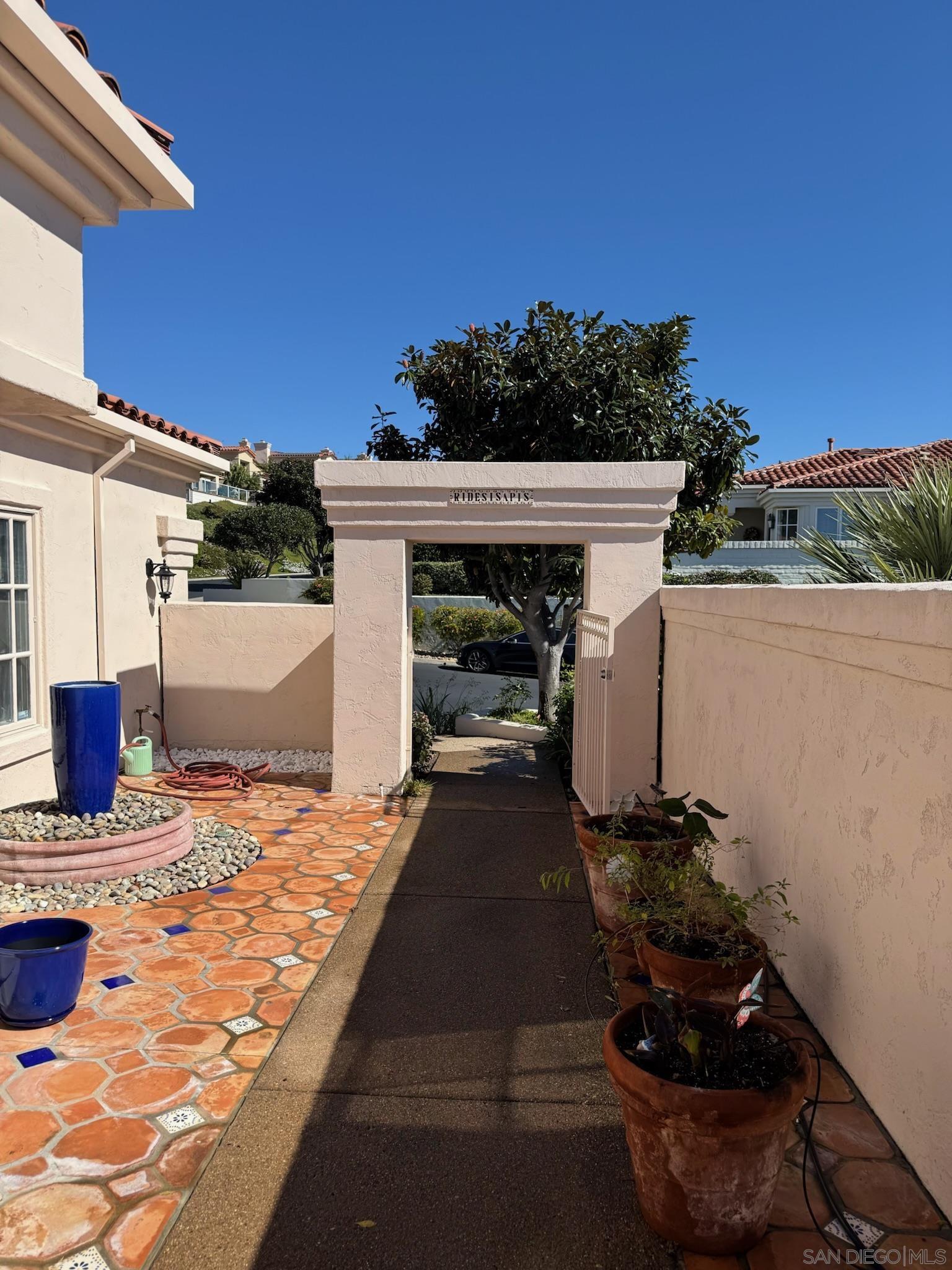 Detail Gallery Image 40 of 52 For 5574  Caminito Genio, La Jolla,  CA 92037 - 4 Beds | 2/1 Baths