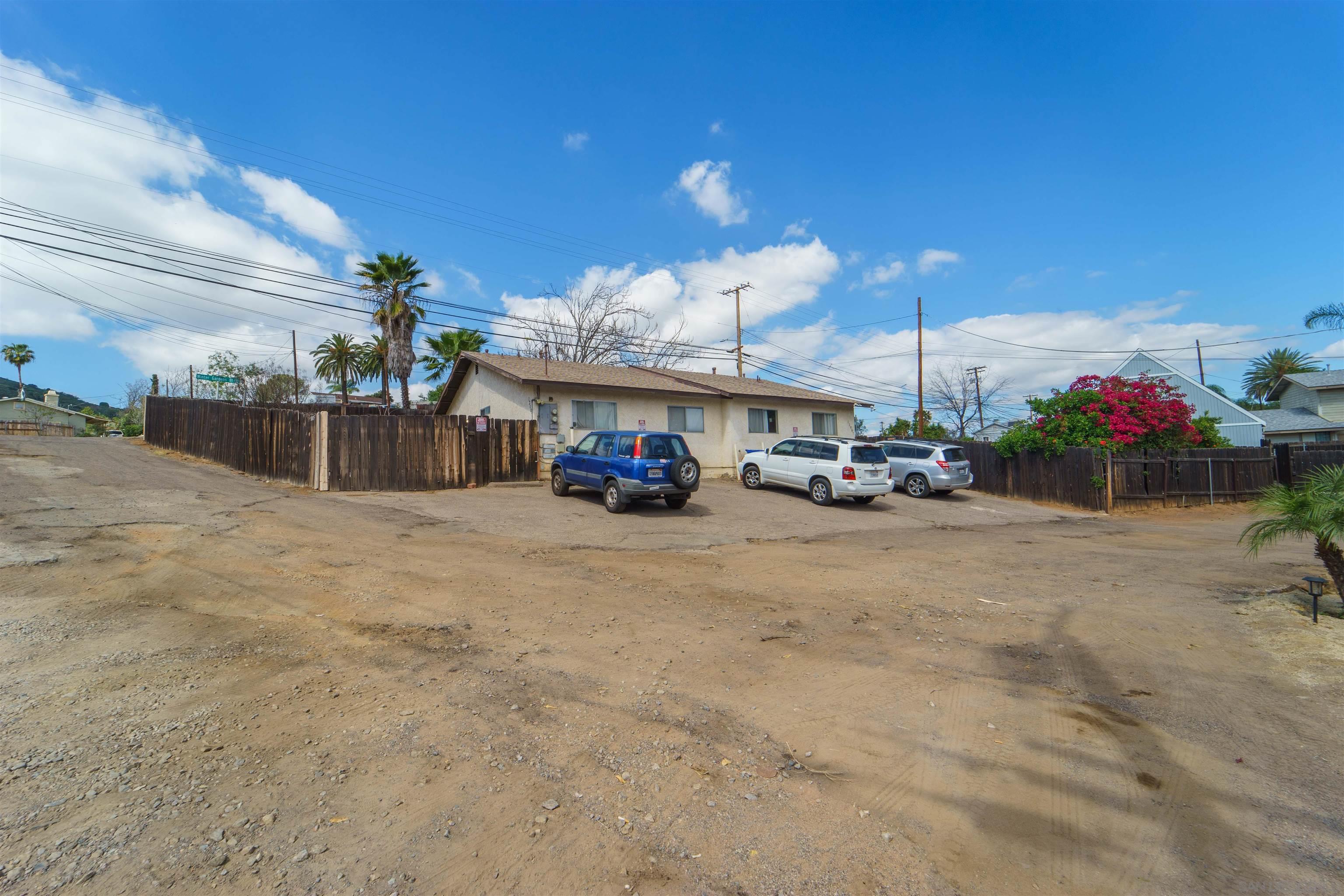 Detail Gallery Image 3 of 8 For 12005-7  Lacie Ln, Lakeside,  CA 92040 - – Beds | – Baths