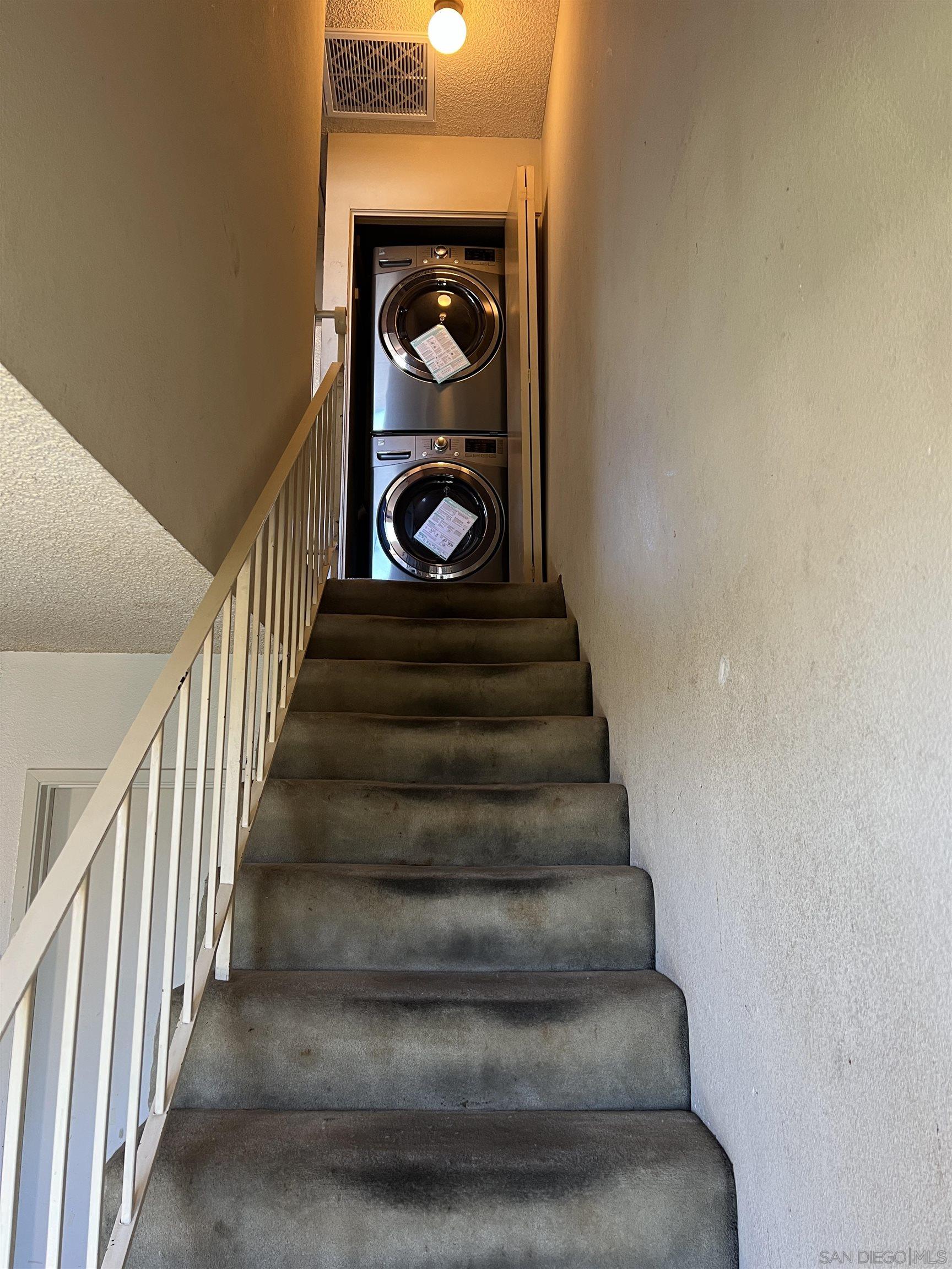 Detail Gallery Image 13 of 17 For 10814  Riderwood Terrace  #D,  Santee,  CA 92071 - 2 Beds | 1/1 Baths