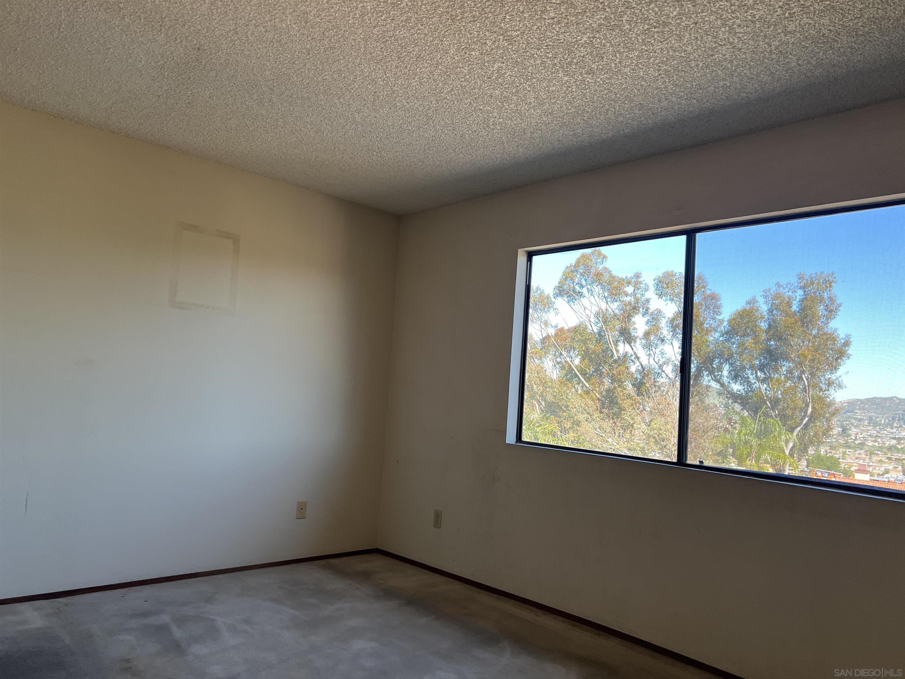 Detail Gallery Image 7 of 17 For 10814  Riderwood Terrace  #D,  Santee,  CA 92071 - 2 Beds | 1/1 Baths
