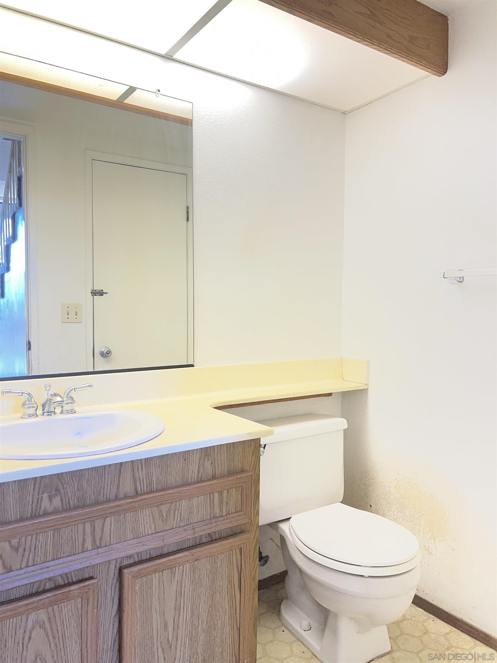 Detail Gallery Image 8 of 17 For 10814  Riderwood Terrace  #D,  Santee,  CA 92071 - 2 Beds | 1/1 Baths