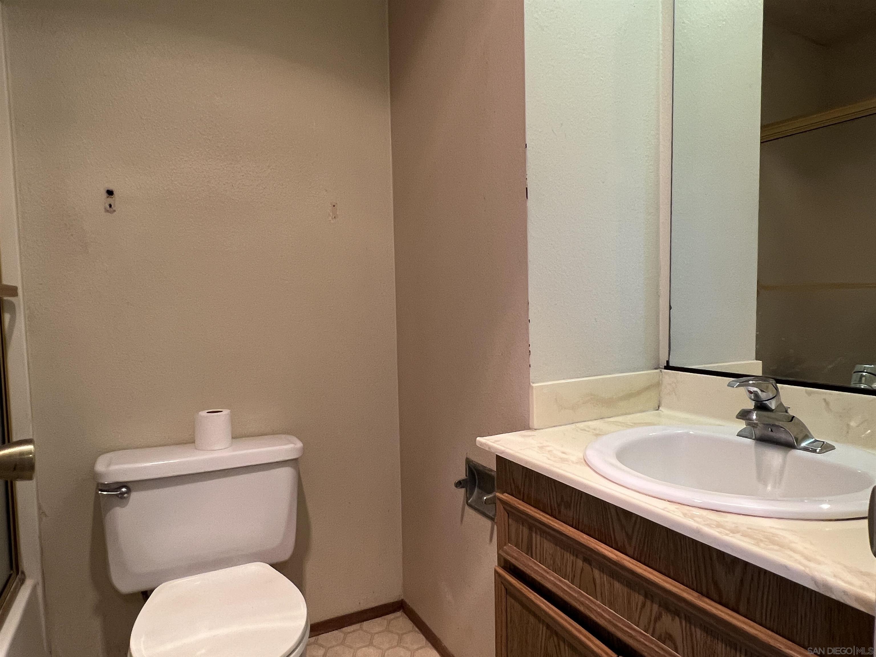 Detail Gallery Image 10 of 17 For 10814  Riderwood Terrace  #D,  Santee,  CA 92071 - 2 Beds | 1/1 Baths