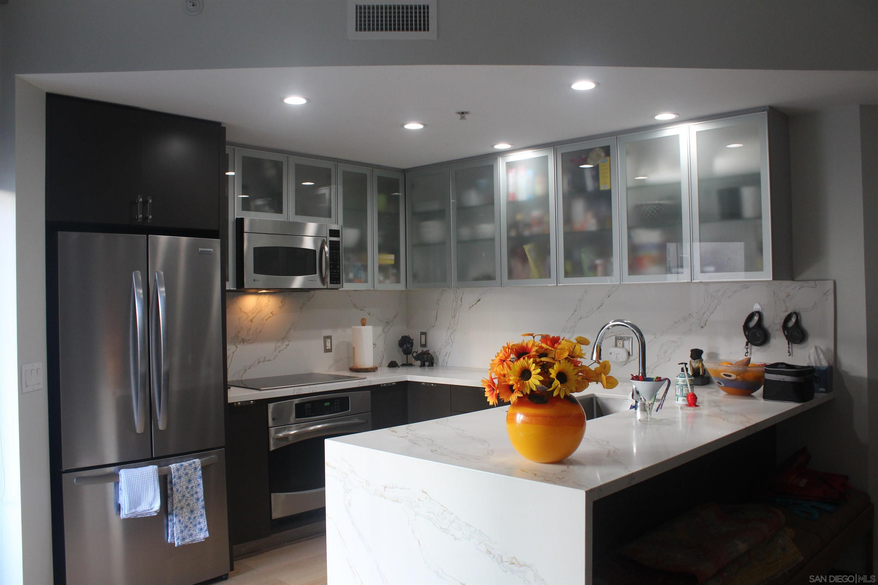 Front Image Thumbnail for SD260006158