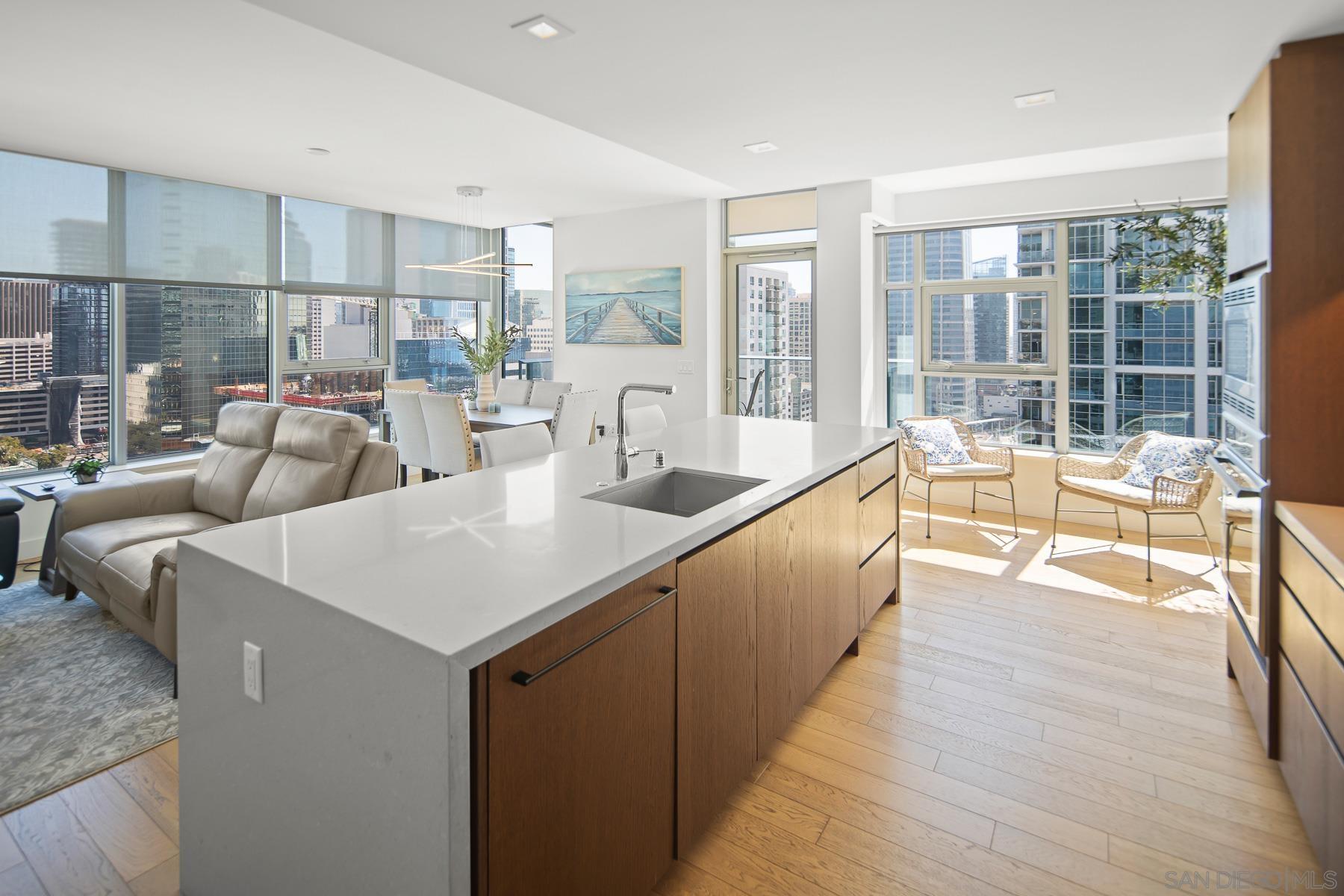 Detail Gallery Image 3 of 70 For 1388  Kettner Blvd  2006, San Diego,  CA 92101 - 2 Beds | 2 Baths