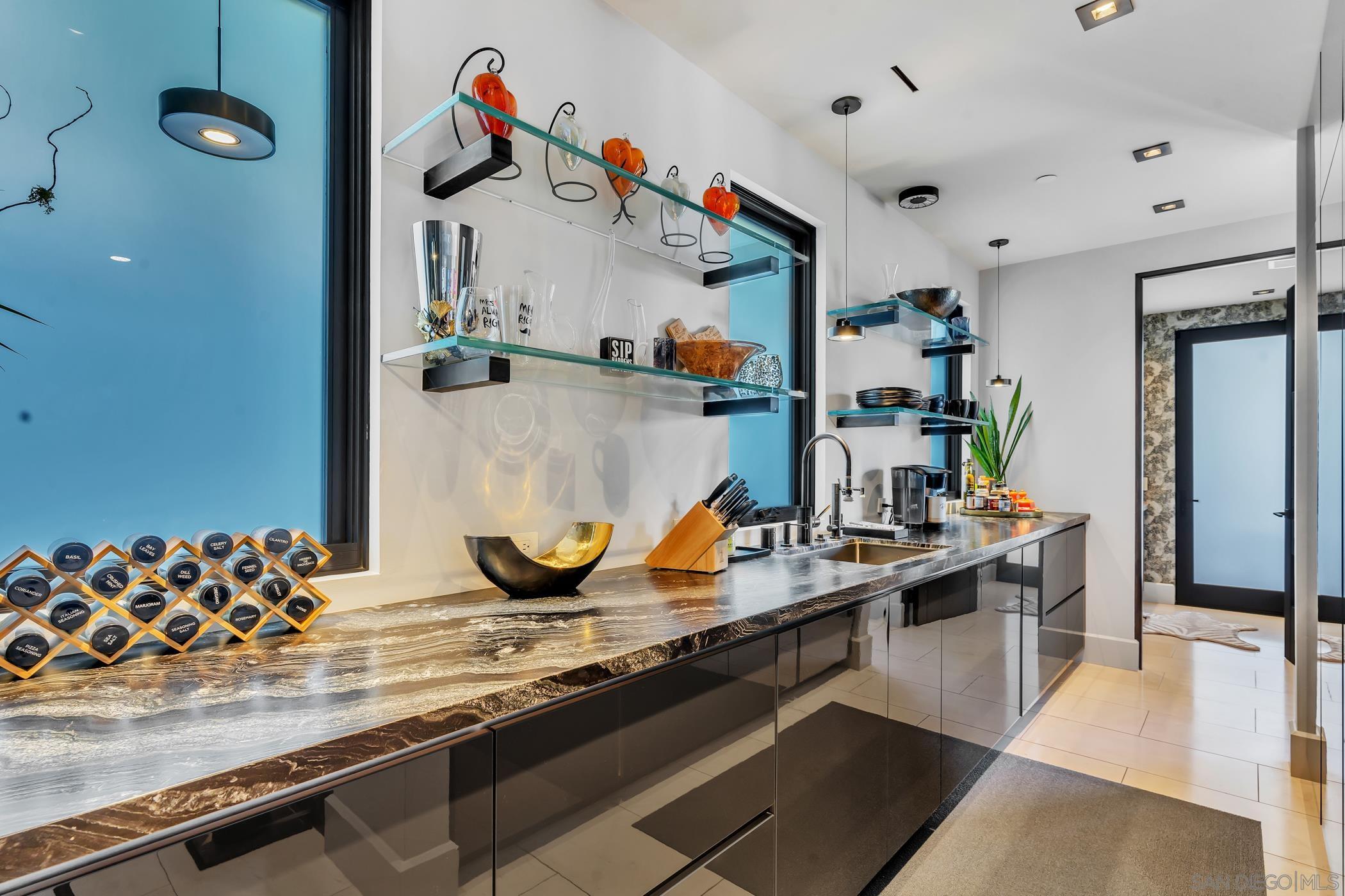 Detail Gallery Image 17 of 61 For 969  Adella Ave, Coronado,  CA 92118 - 6 Beds | 5/2 Baths