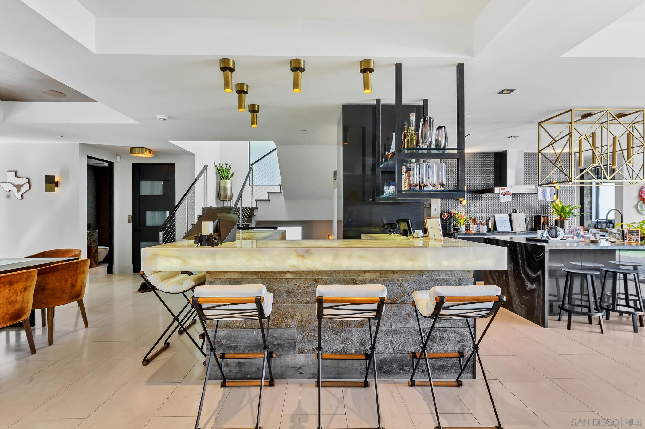 Detail Gallery Image 18 of 61 For 969  Adella Ave, Coronado,  CA 92118 - 6 Beds | 5/2 Baths