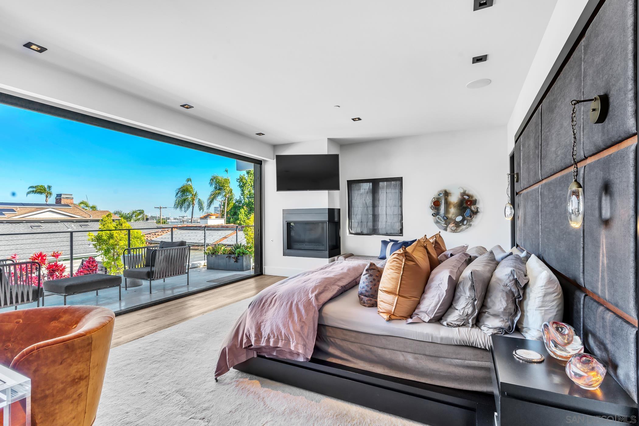 Detail Gallery Image 23 of 61 For 969  Adella Ave, Coronado,  CA 92118 - 6 Beds | 5/2 Baths