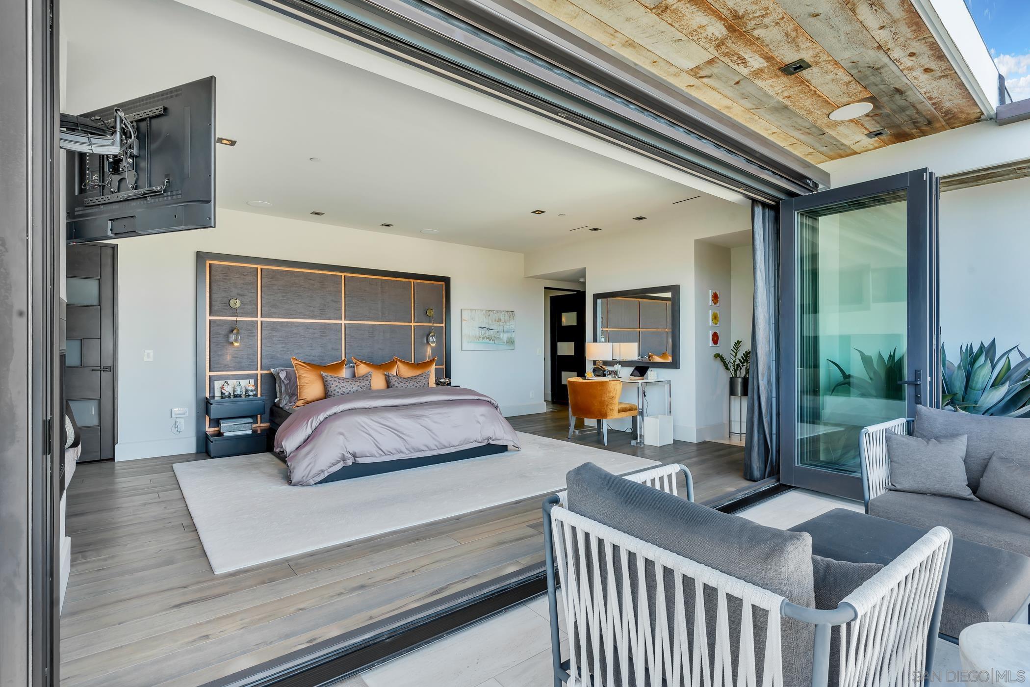 Detail Gallery Image 24 of 61 For 969  Adella Ave, Coronado,  CA 92118 - 6 Beds | 5/2 Baths