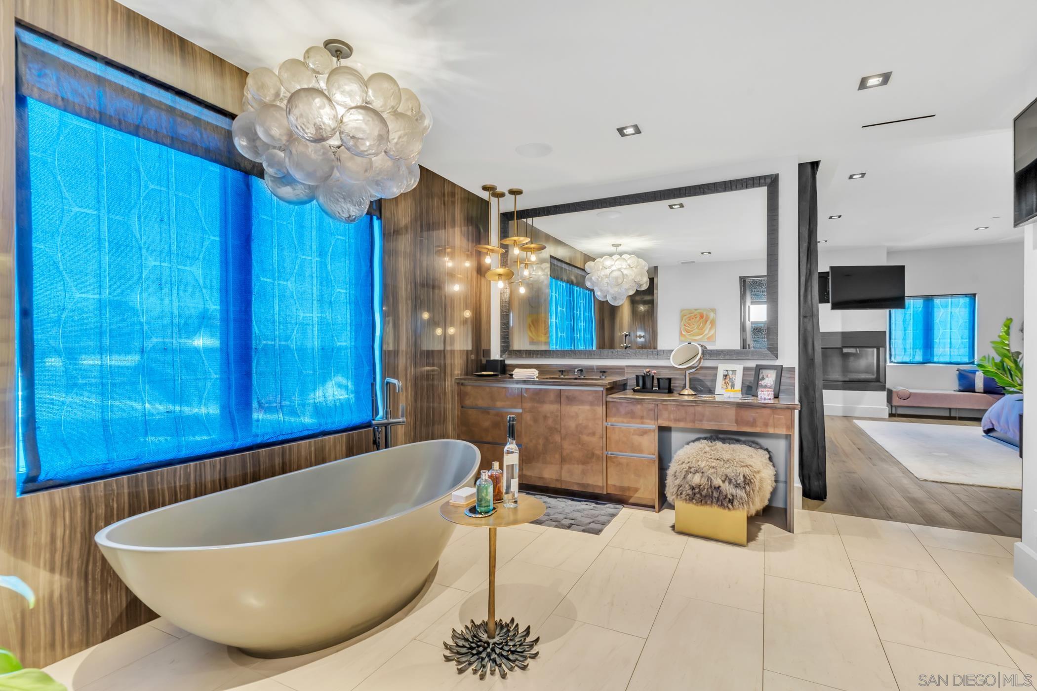 Detail Gallery Image 27 of 61 For 969  Adella Ave, Coronado,  CA 92118 - 6 Beds | 5/2 Baths