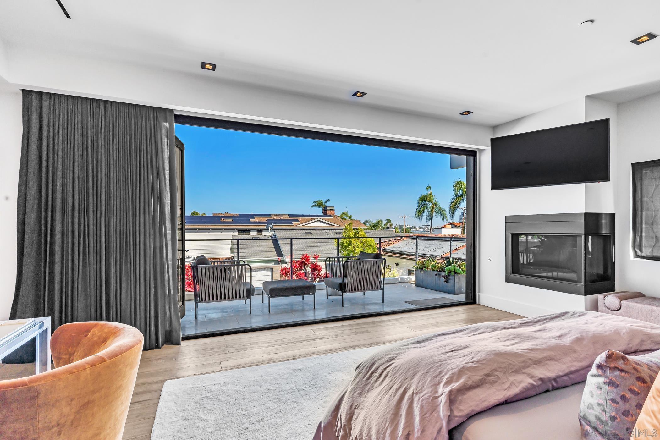 Detail Gallery Image 28 of 61 For 969  Adella Ave, Coronado,  CA 92118 - 6 Beds | 5/2 Baths