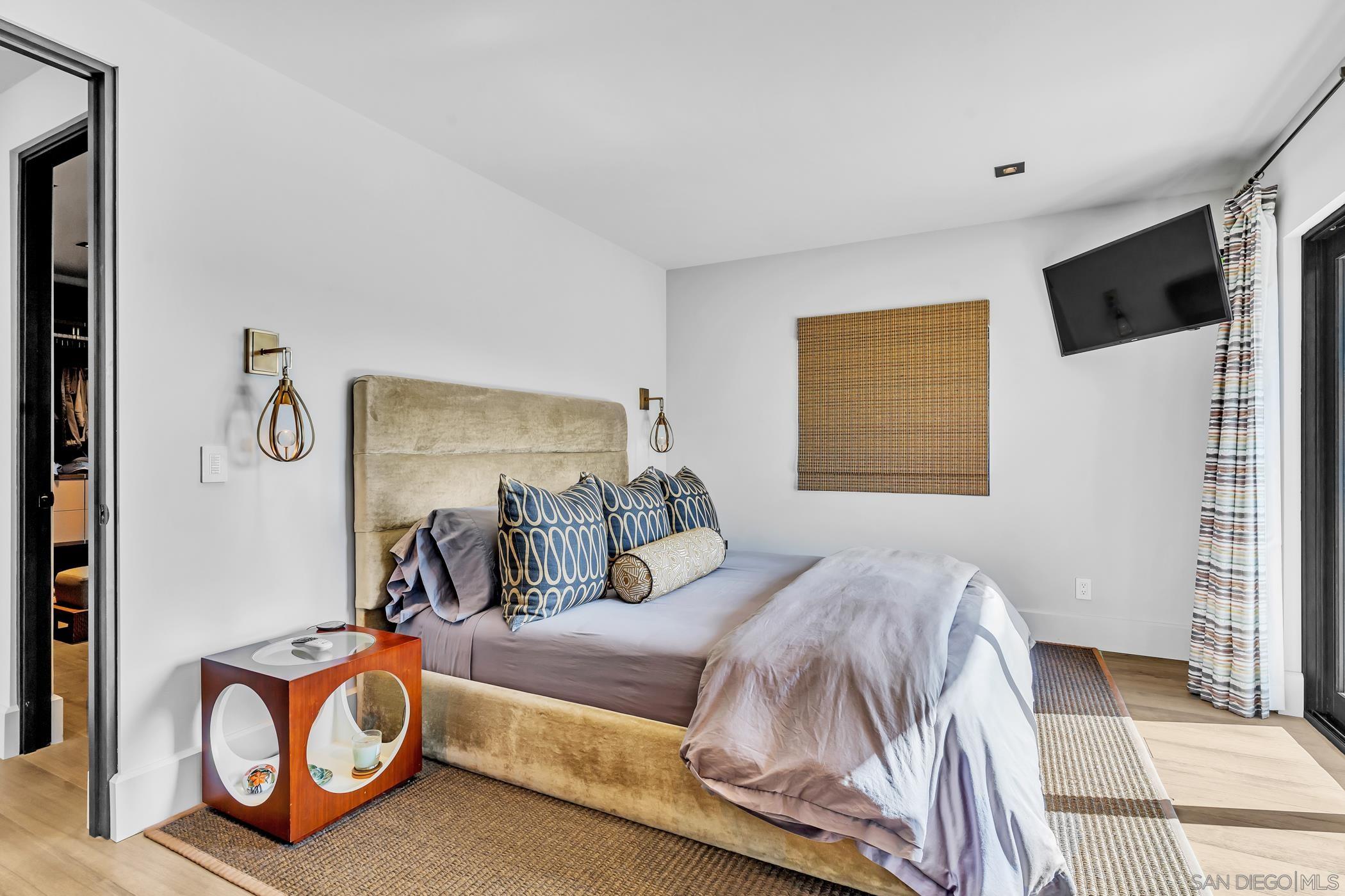 Detail Gallery Image 30 of 61 For 969  Adella Ave, Coronado,  CA 92118 - 6 Beds | 5/2 Baths