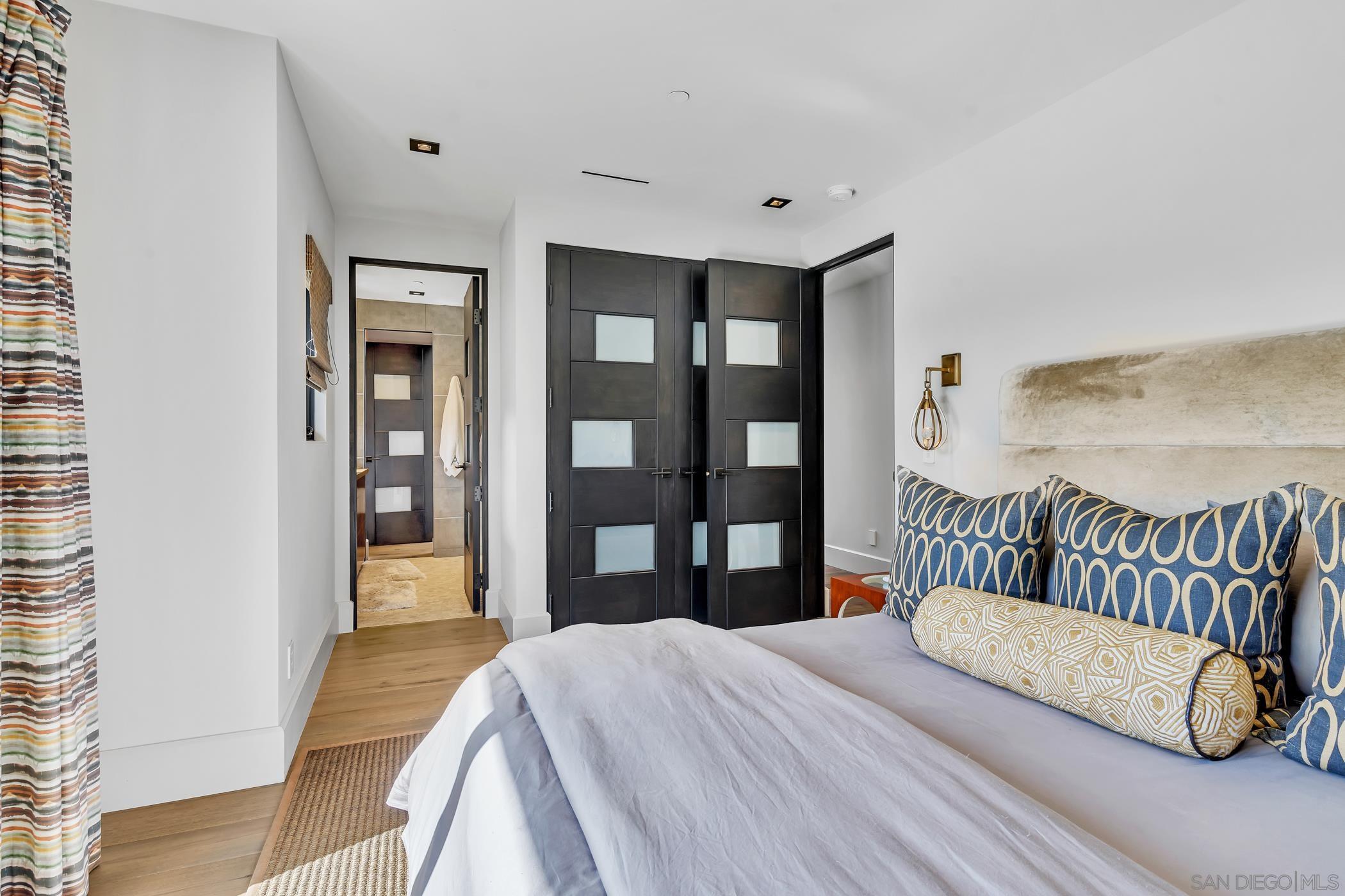 Detail Gallery Image 33 of 64 For 969  Adella Ave, Coronado,  CA 92118 - 6 Beds | 5/2 Baths