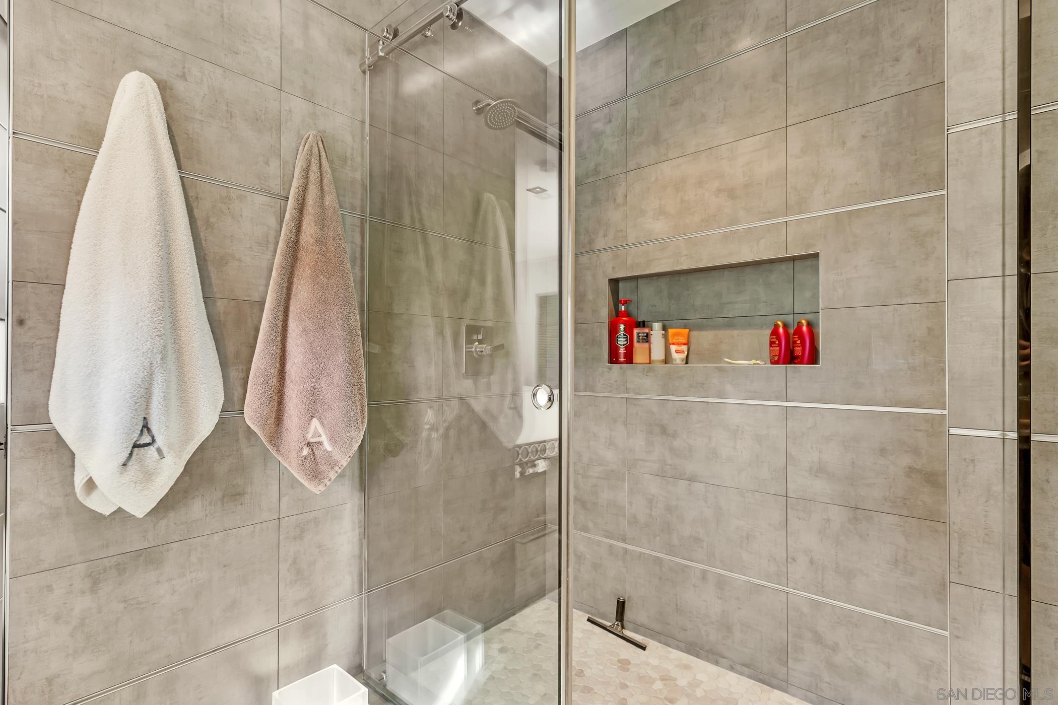 Detail Gallery Image 37 of 61 For 969  Adella Ave, Coronado,  CA 92118 - 6 Beds | 5/2 Baths