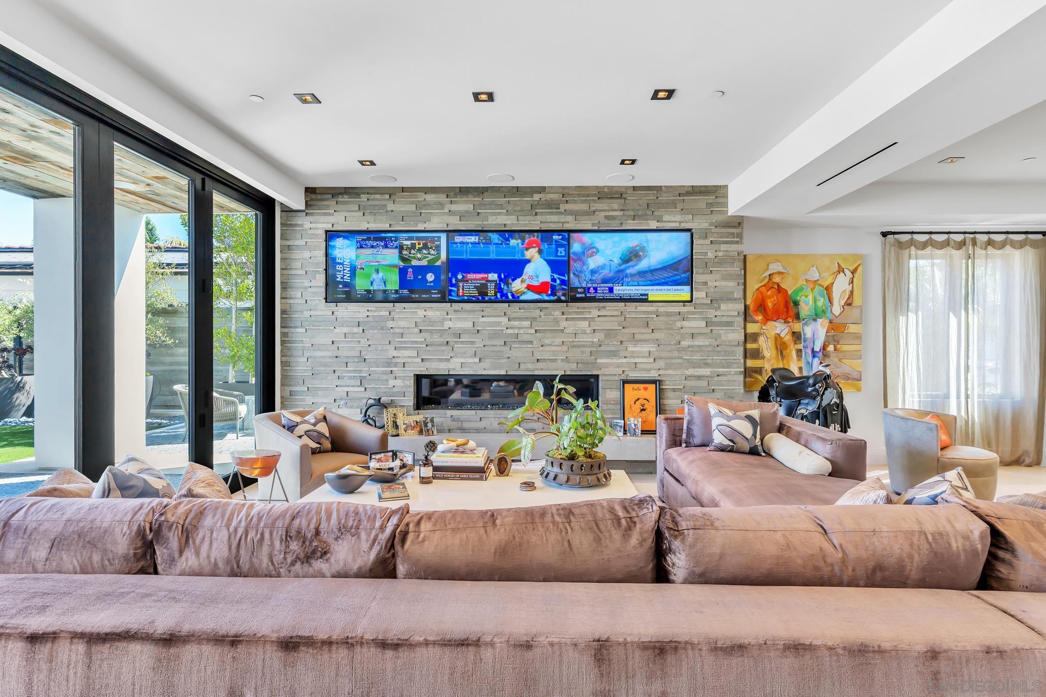 Detail Gallery Image 9 of 61 For 969  Adella Ave, Coronado,  CA 92118 - 6 Beds | 5/2 Baths