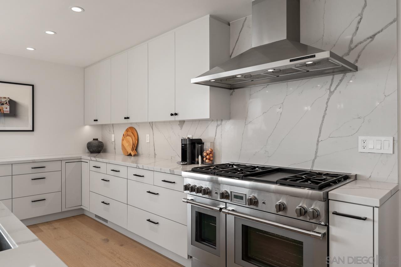 Detail Gallery Image 31 of 67 For 2261  Hercules, Los Angeles,  CA 90046 - 4 Beds | 4/1 Baths