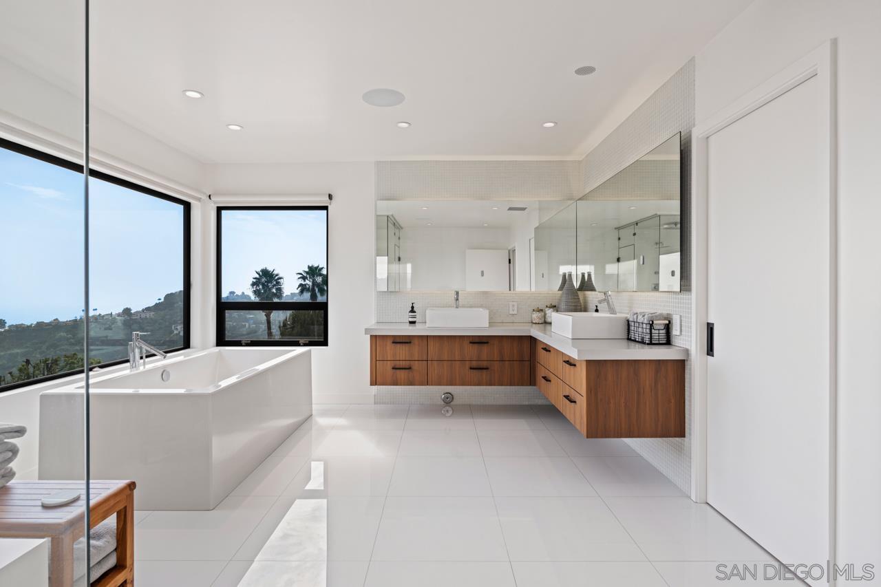 Detail Gallery Image 38 of 67 For 2261  Hercules, Los Angeles,  CA 90046 - 4 Beds | 4/1 Baths