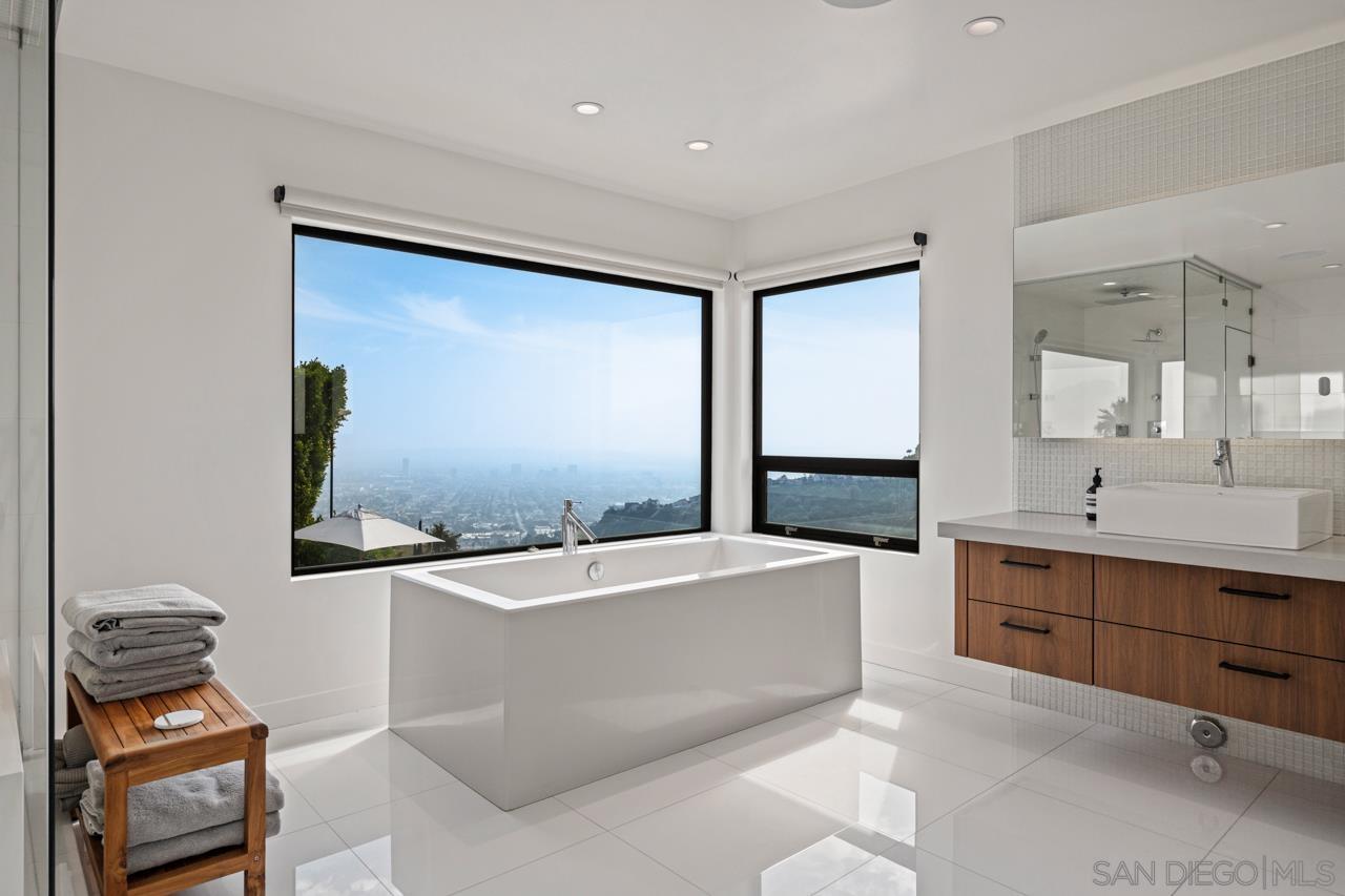 Detail Gallery Image 40 of 67 For 2261  Hercules, Los Angeles,  CA 90046 - 4 Beds | 4/1 Baths