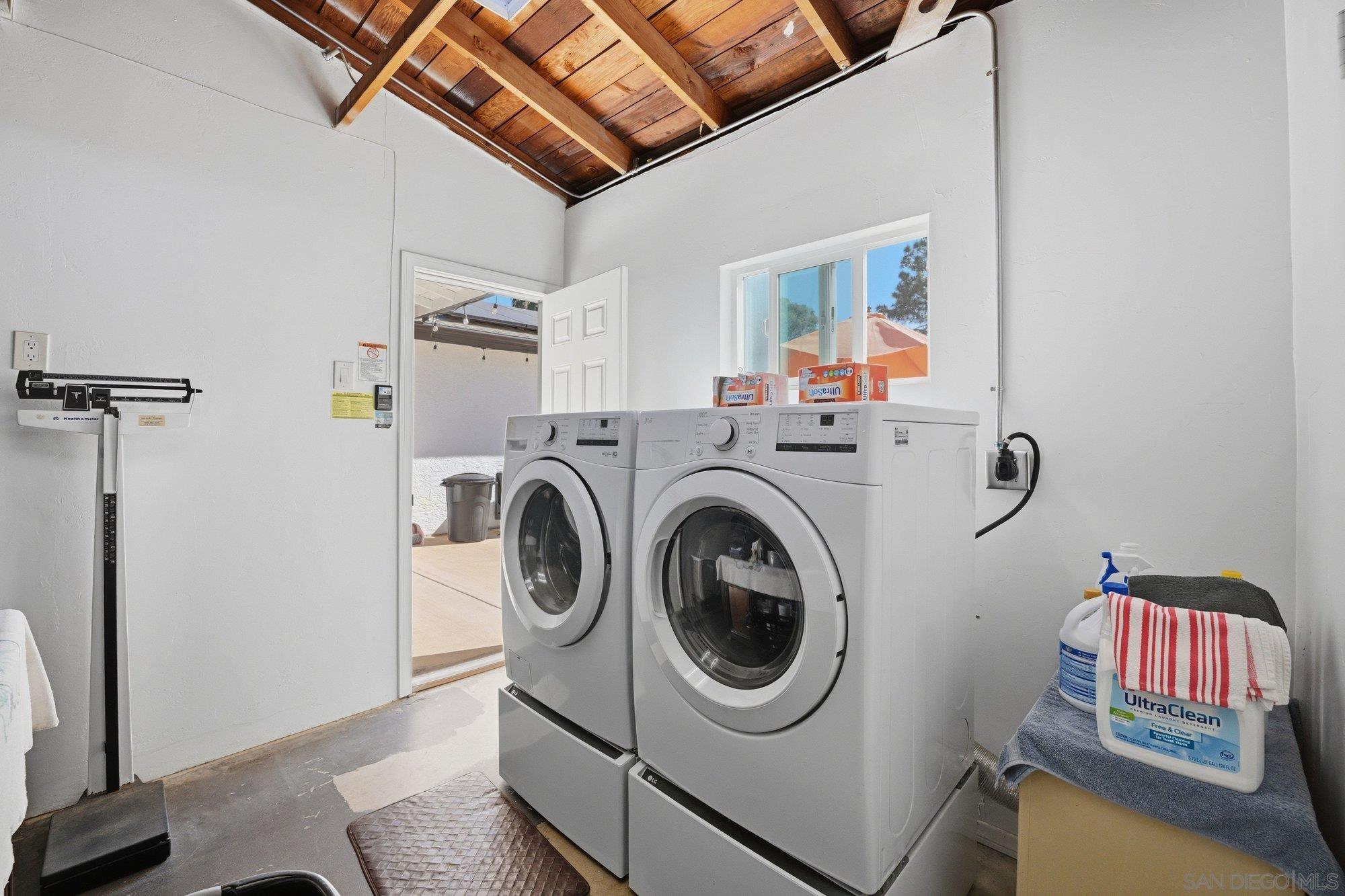 Detail Gallery Image 19 of 36 For 1356 S Citrus, Escondido,  CA 92027 - 3 Beds | 2/1 Baths