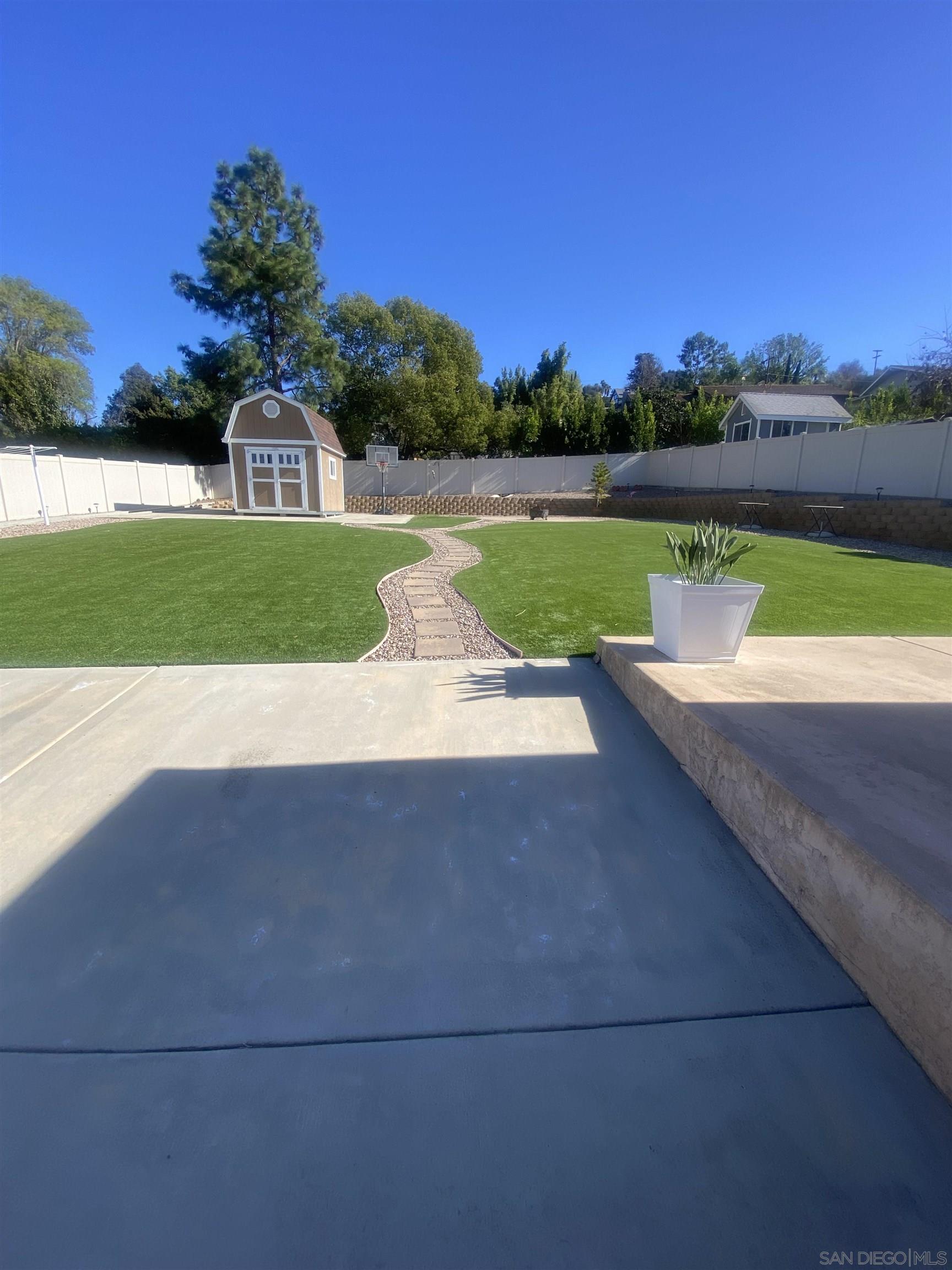 Detail Gallery Image 4 of 5 For 1356 S Citrus, Escondido,  CA 92027 - 3 Beds | 2/1 Baths