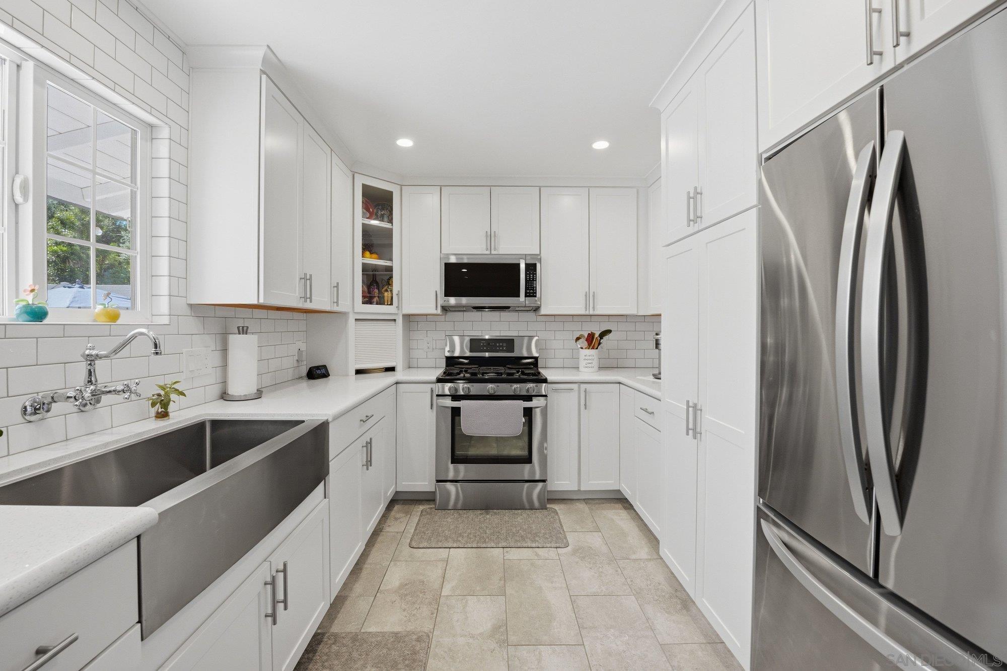 Detail Gallery Image 8 of 36 For 1356 S Citrus, Escondido,  CA 92027 - 3 Beds | 2/1 Baths