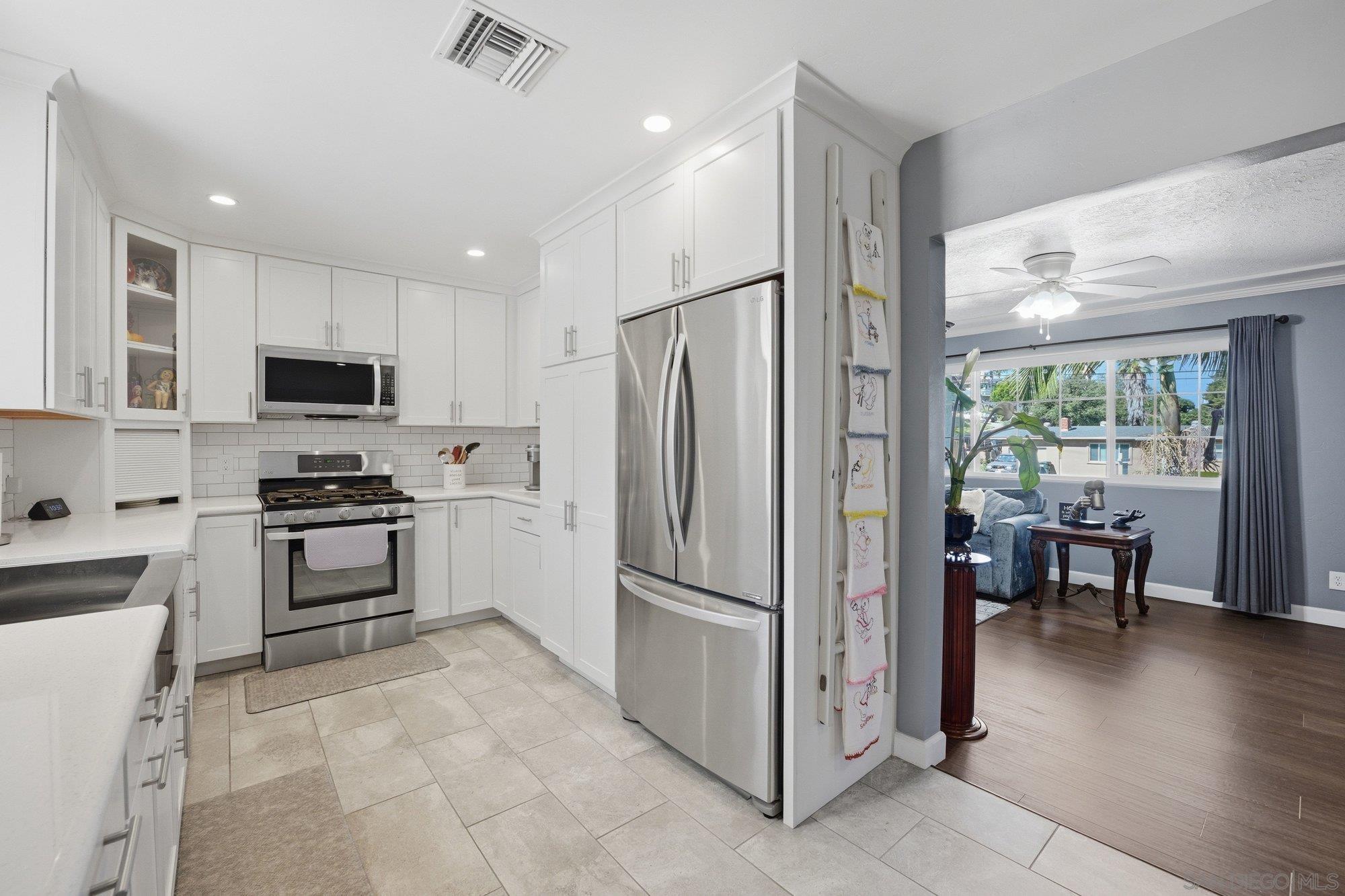 Detail Gallery Image 9 of 36 For 1356 S Citrus, Escondido,  CA 92027 - 3 Beds | 2/1 Baths