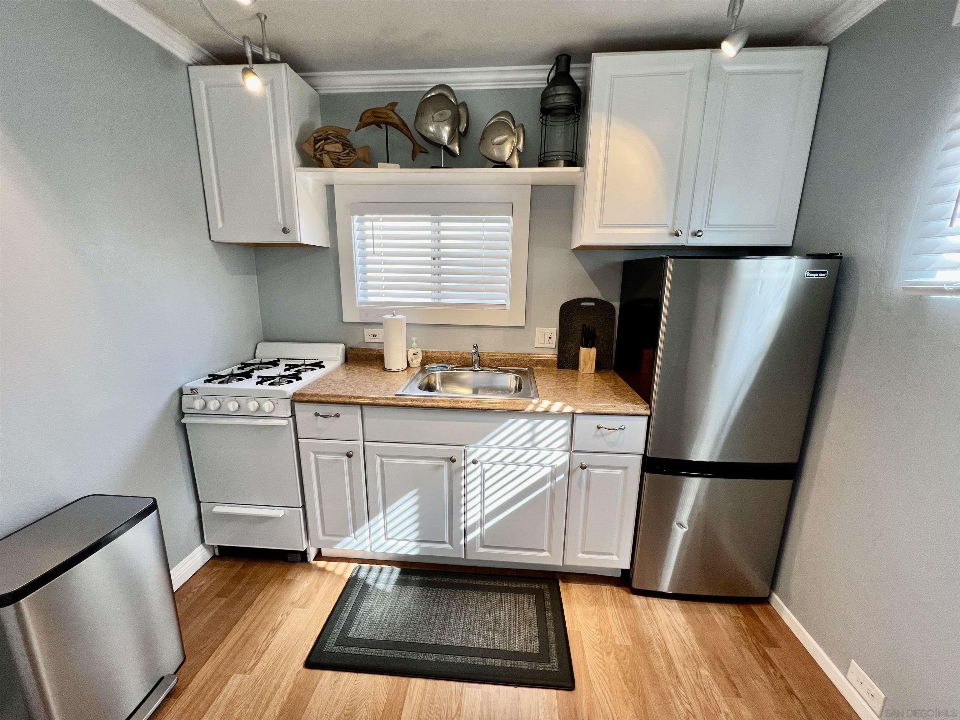 Detail Gallery Image 13 of 30 For 6628  La Jolla  Blvd., La Jolla,  CA 92037 - – Beds | – Baths