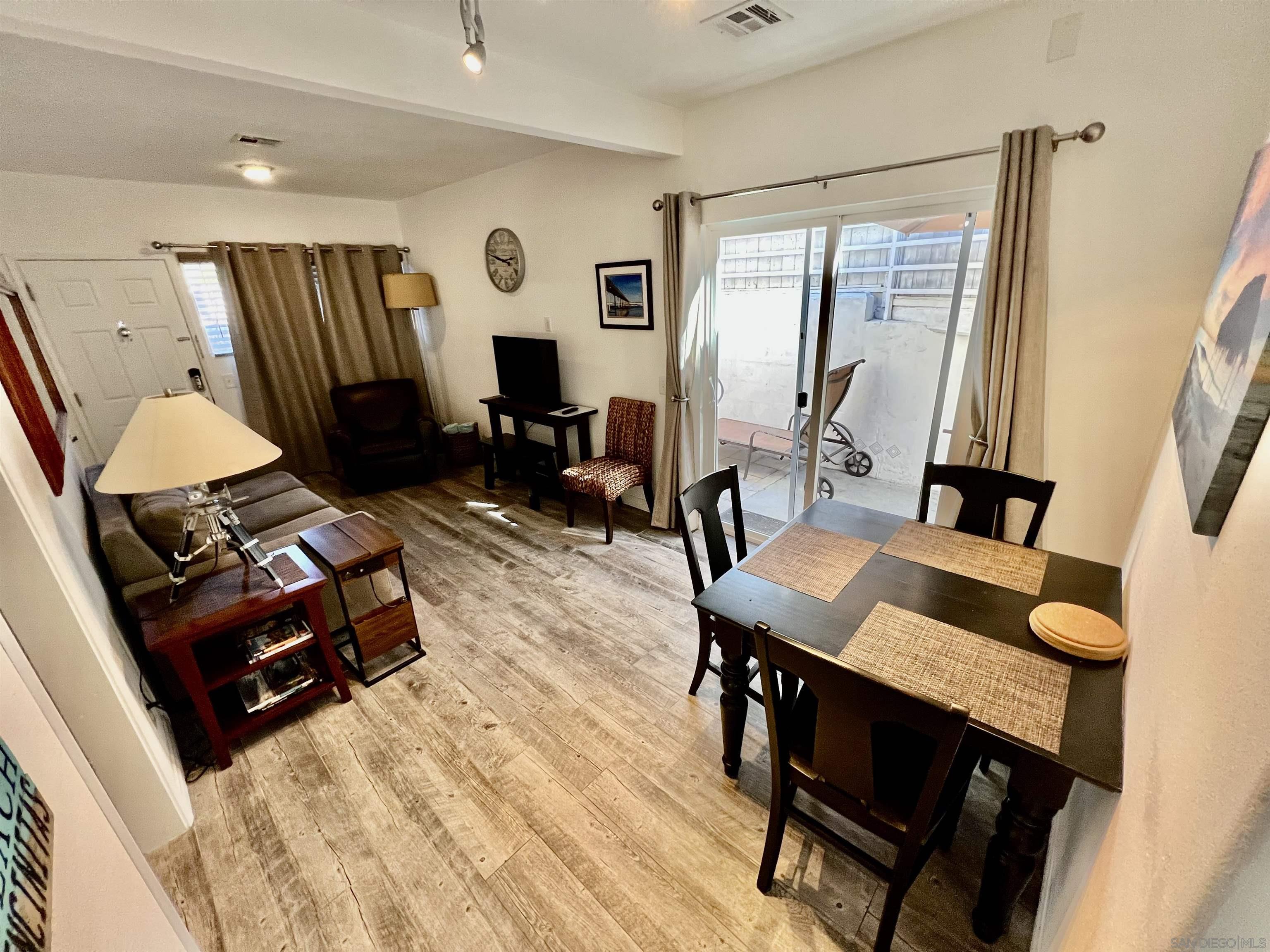 Detail Gallery Image 3 of 30 For 6628  La Jolla  Blvd., La Jolla,  CA 92037 - – Beds | – Baths