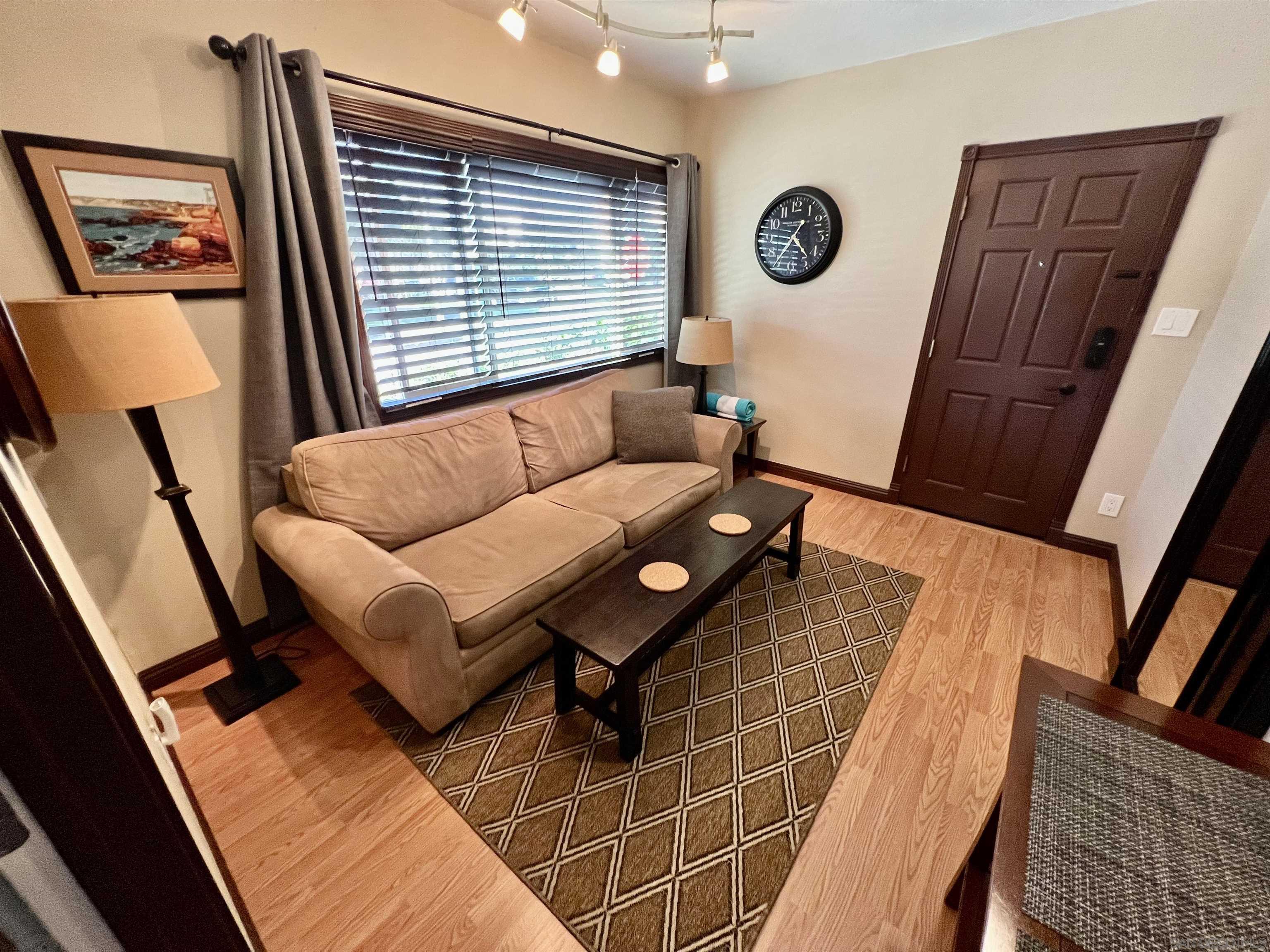 Detail Gallery Image 6 of 30 For 6628  La Jolla  Blvd., La Jolla,  CA 92037 - – Beds | – Baths