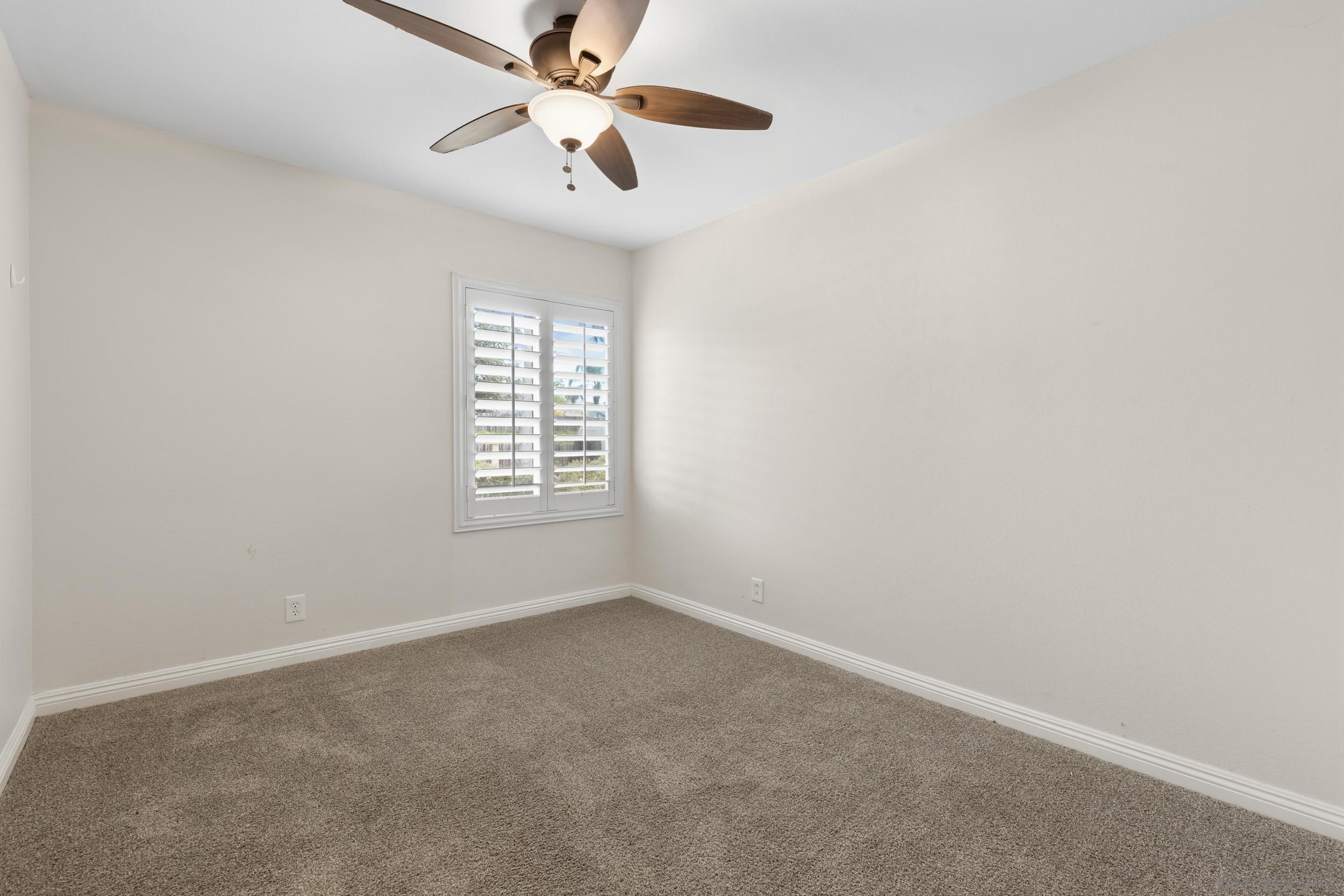 Detail Gallery Image 14 of 27 For 670  Kumquat Way, Oceanside,  CA 92058 - 3 Beds | 2 Baths