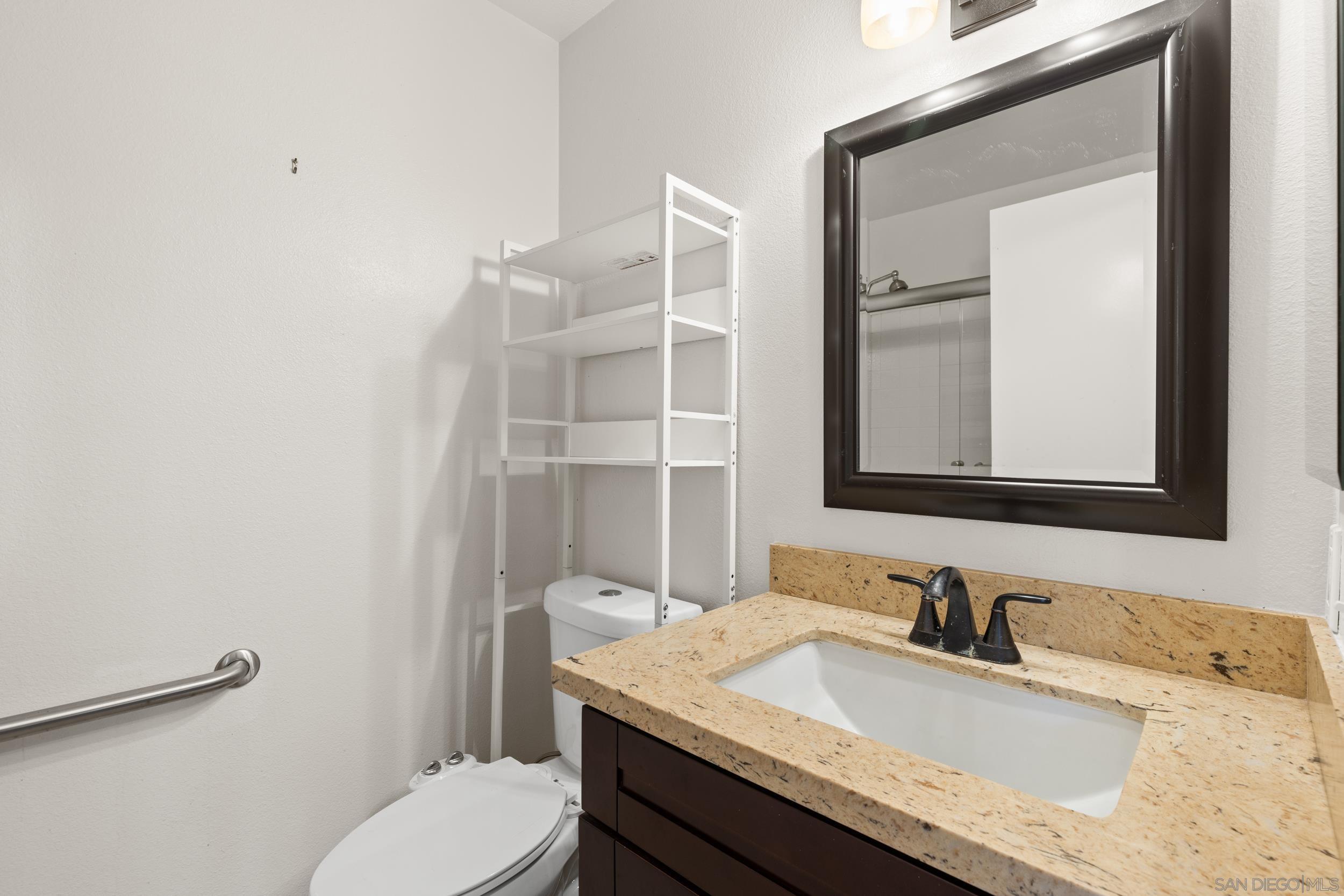 Detail Gallery Image 16 of 27 For 670  Kumquat Way, Oceanside,  CA 92058 - 3 Beds | 2 Baths