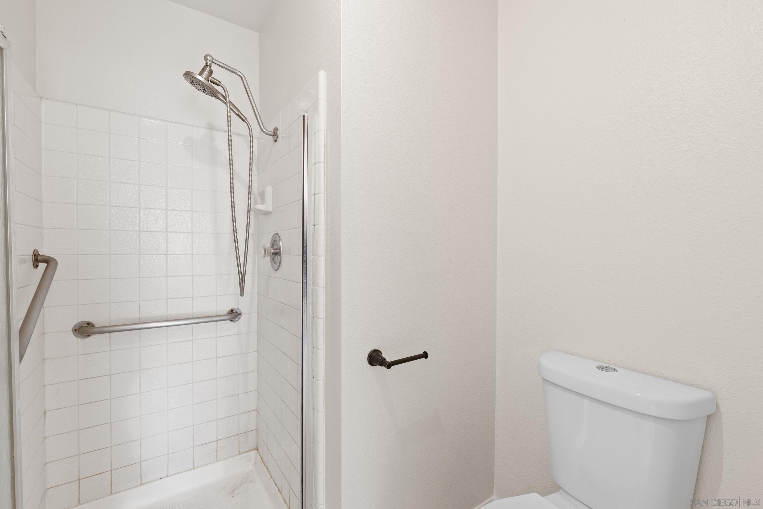 Detail Gallery Image 19 of 27 For 670  Kumquat Way, Oceanside,  CA 92058 - 3 Beds | 2 Baths