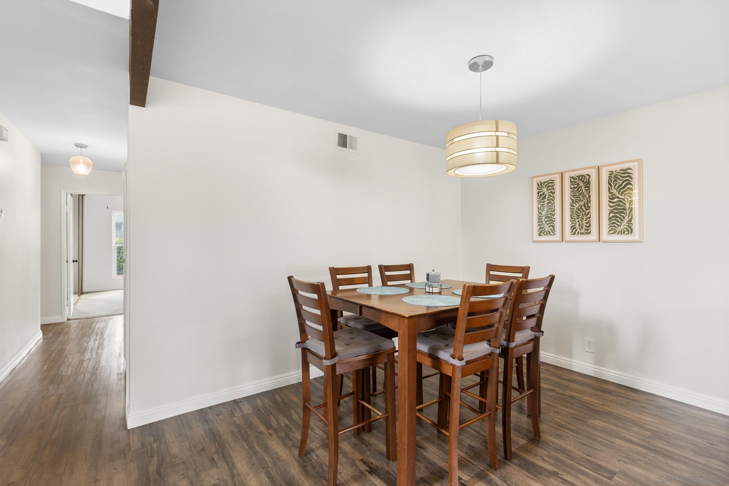 Detail Gallery Image 9 of 27 For 670  Kumquat Way, Oceanside,  CA 92058 - 3 Beds | 2 Baths