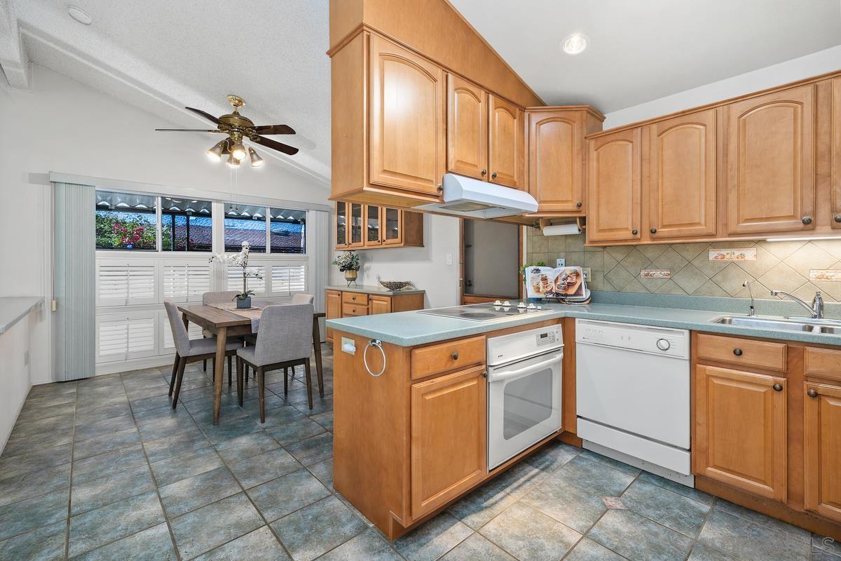 Detail Gallery Image 3 of 33 For 7607  Seton Hall St, La Mesa,  CA 91942 - 3 Beds | 2 Baths