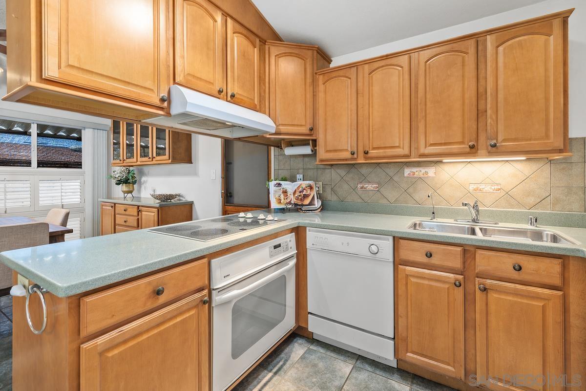 Detail Gallery Image 4 of 33 For 7607  Seton Hall St, La Mesa,  CA 91942 - 3 Beds | 2 Baths