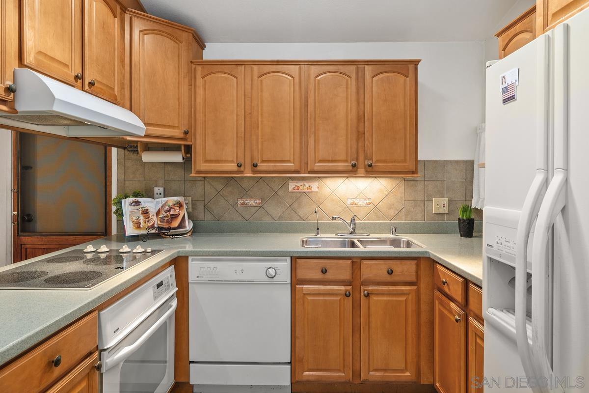 Detail Gallery Image 6 of 33 For 7607  Seton Hall St, La Mesa,  CA 91942 - 3 Beds | 2 Baths